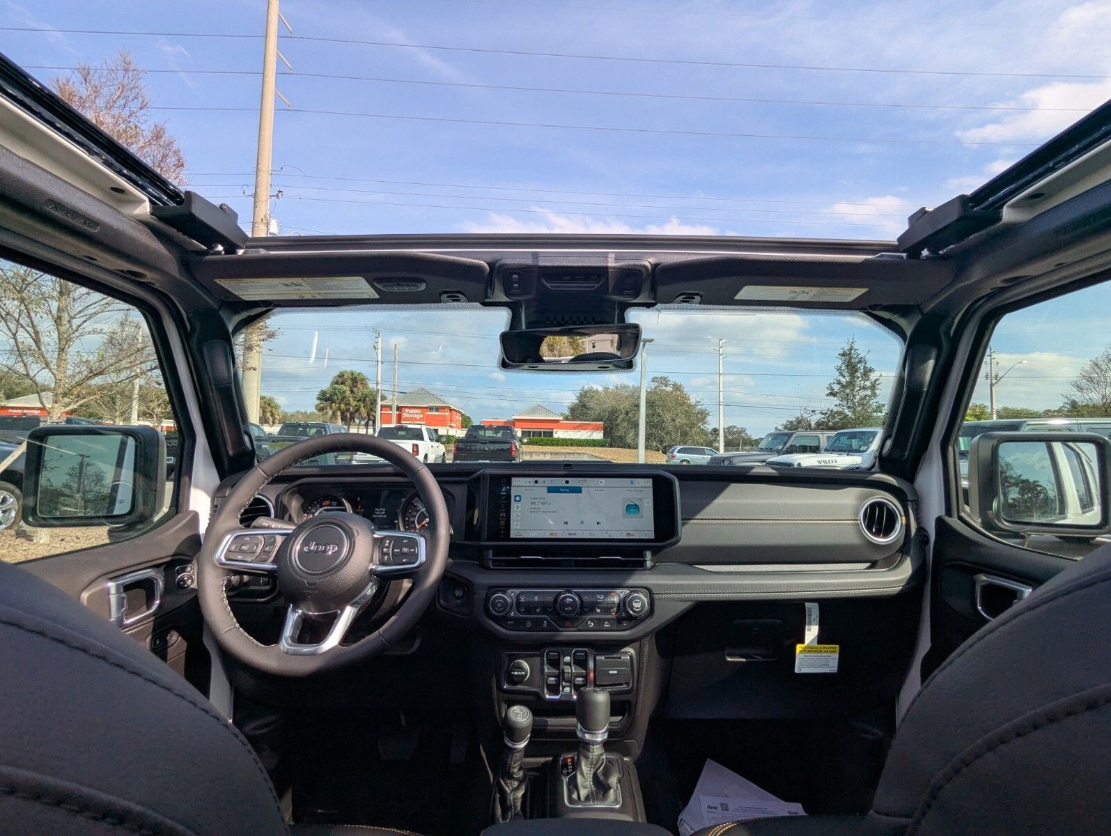 2026 Jeep Wrangler - Photo 10