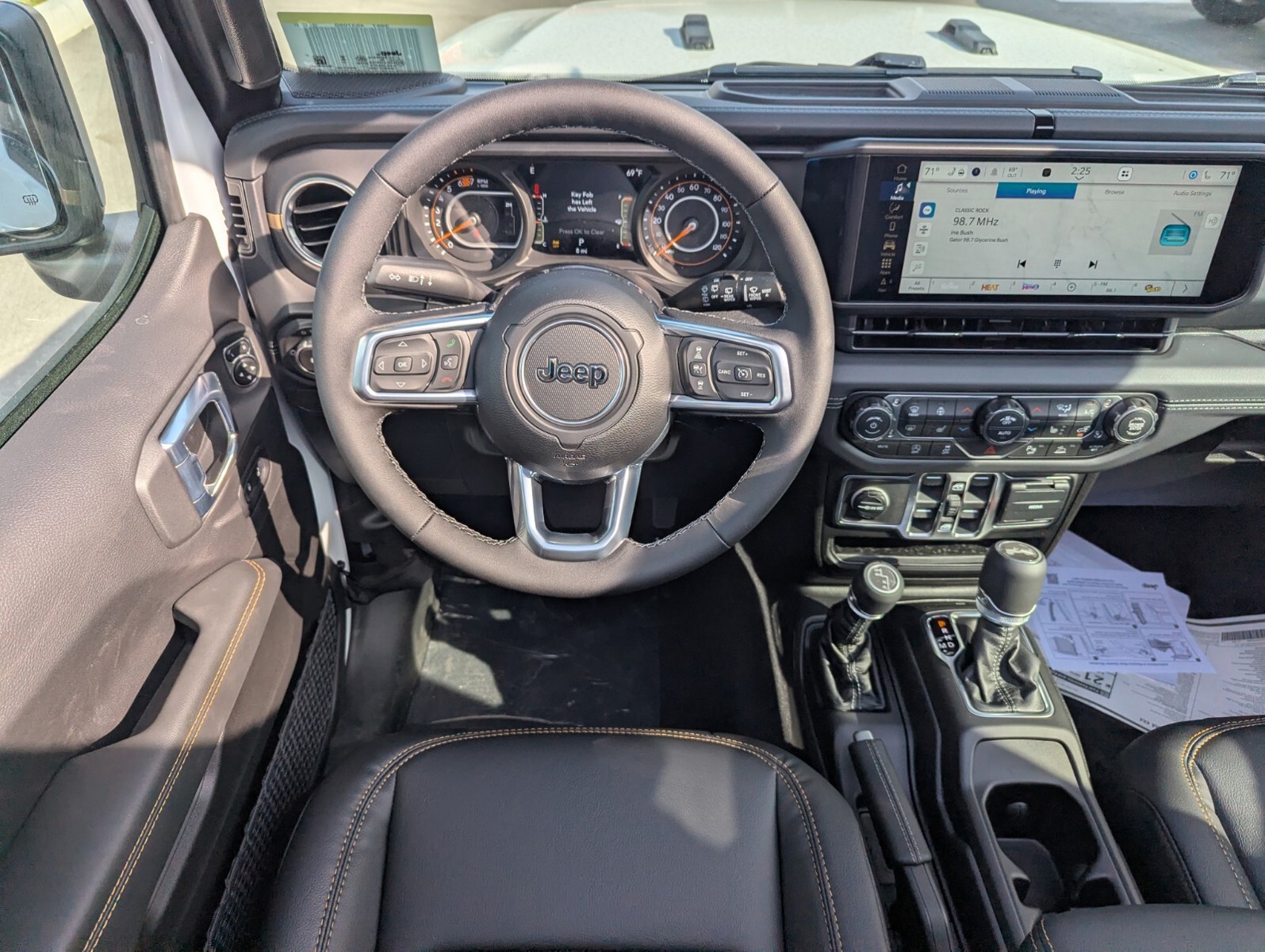 2026 Jeep Wrangler - Photo 11