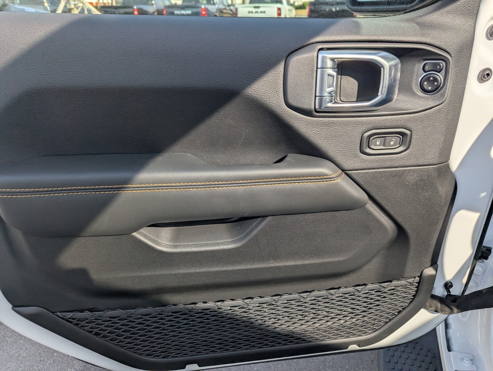2026 Jeep Wrangler - Photo 15