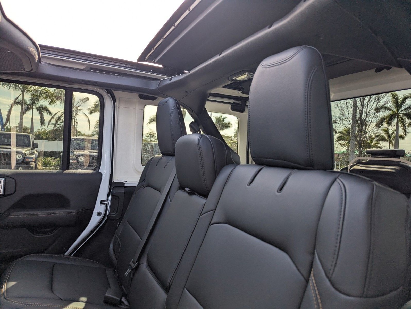 2026 Jeep Wrangler - Photo 7