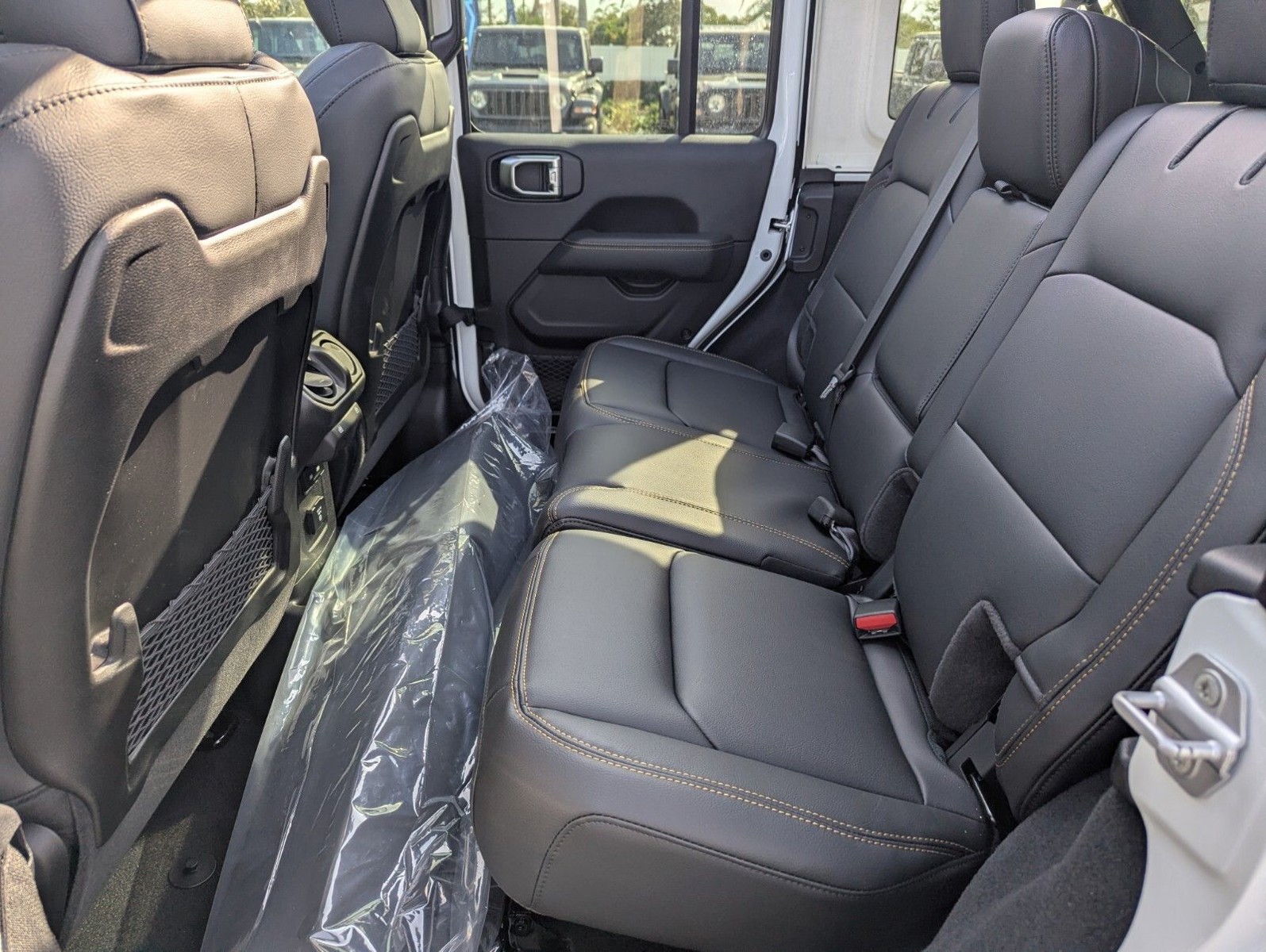 2026 Jeep Wrangler - Photo 8