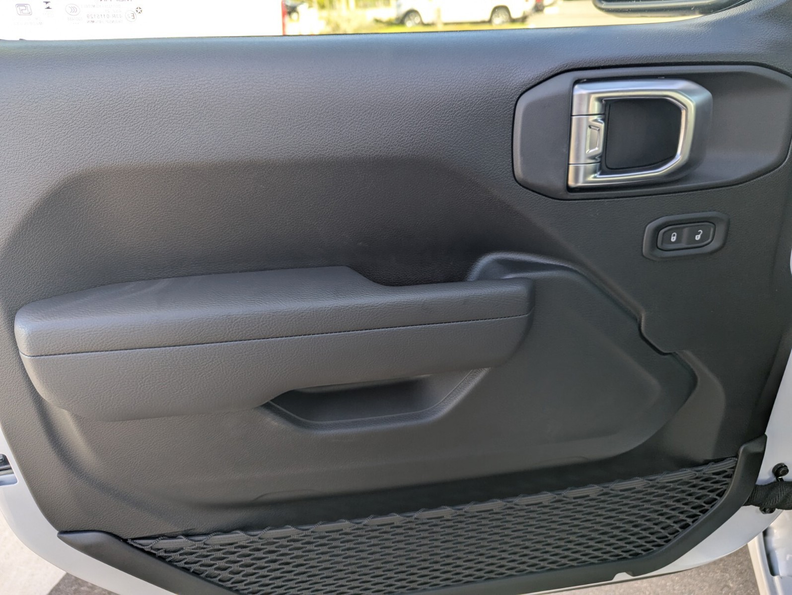 2026 Jeep Wrangler - Photo 14