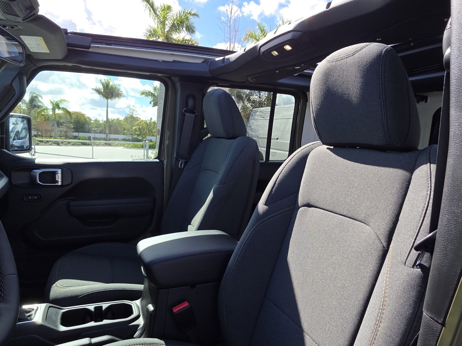 2026 Jeep Wrangler - Photo 12