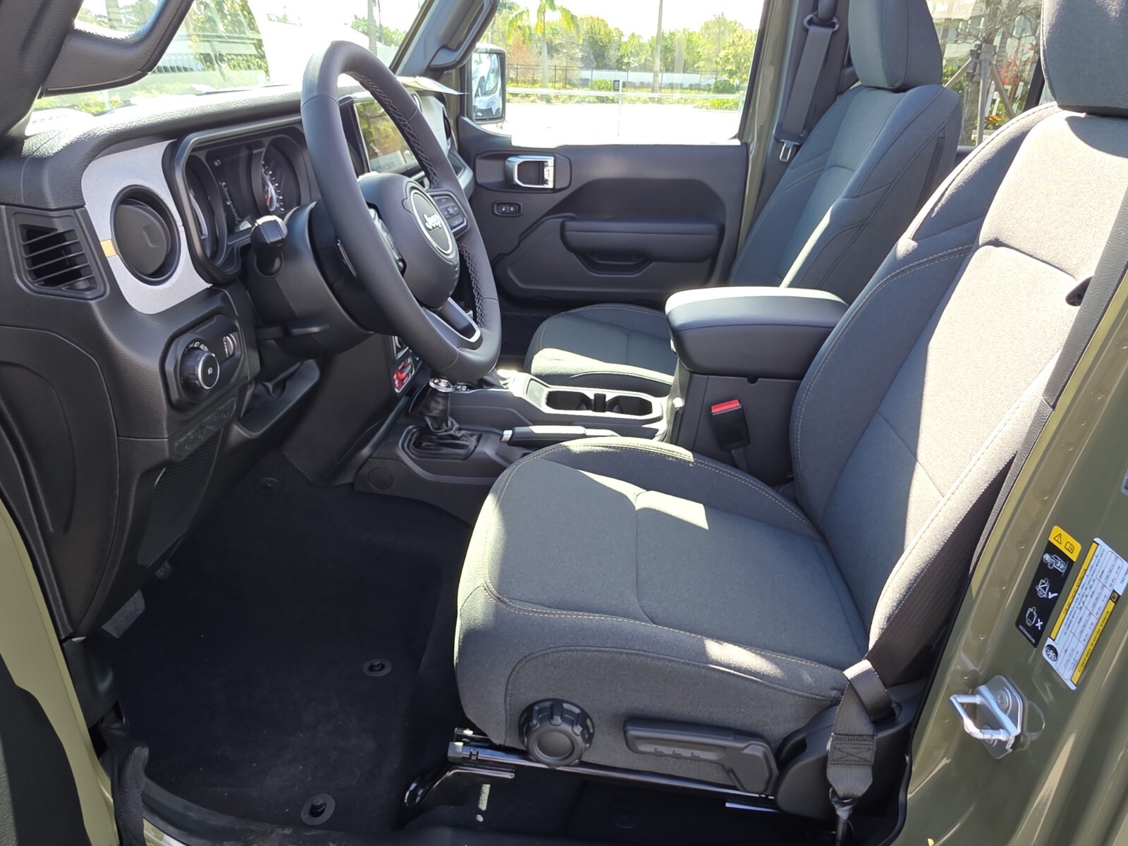 2026 Jeep Wrangler - Photo 13