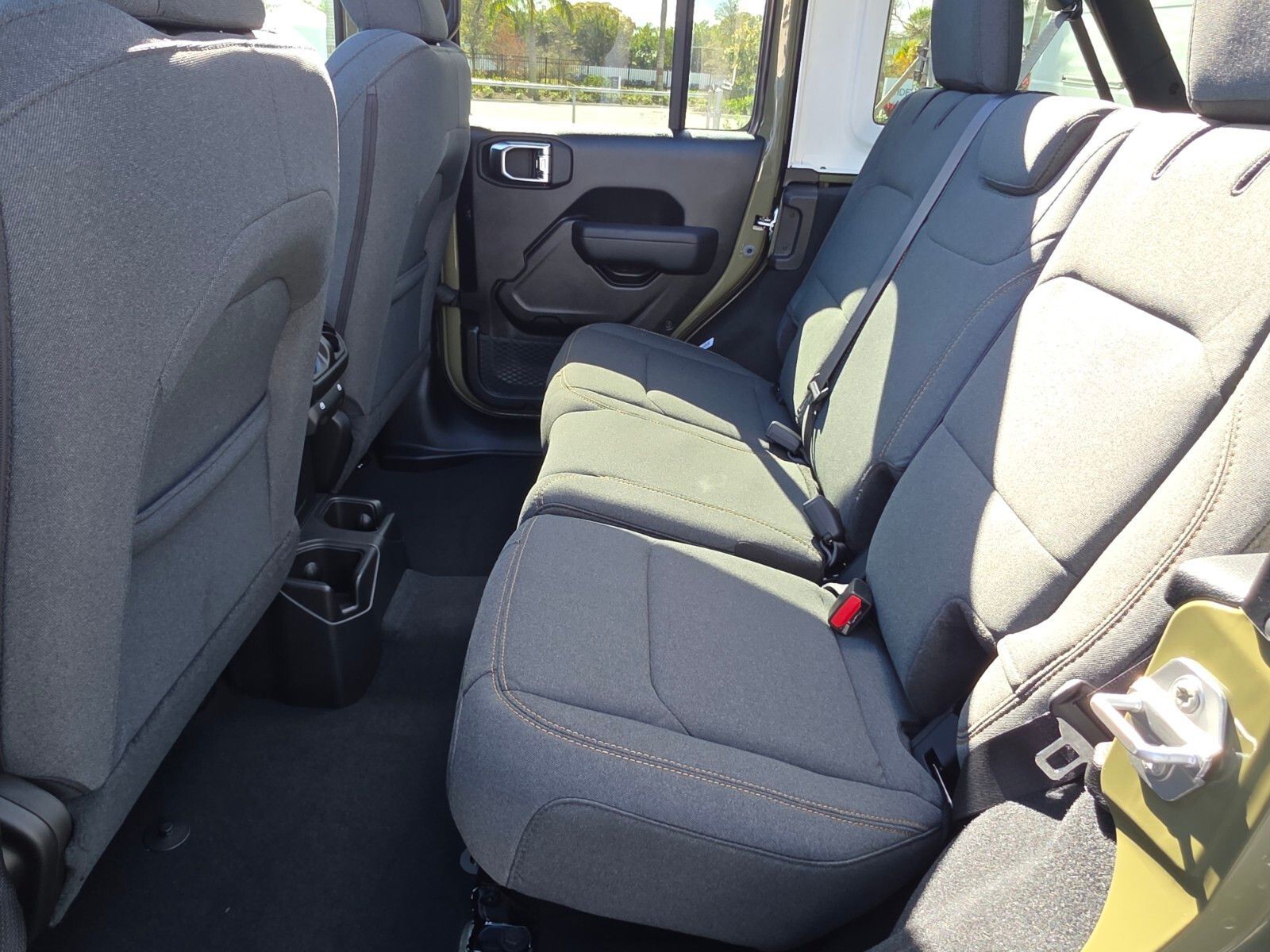 2026 Jeep Wrangler - Photo 8