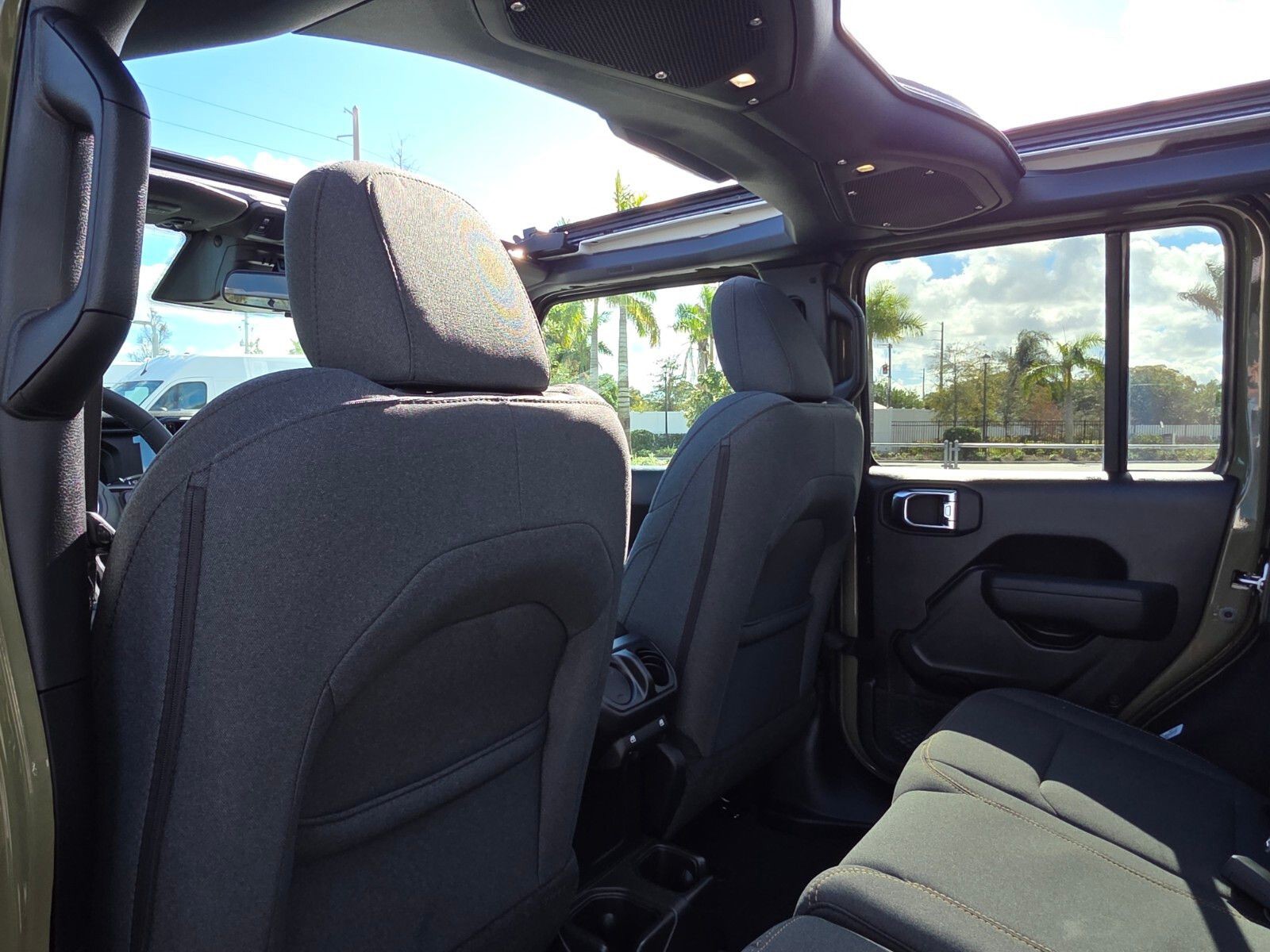 2026 Jeep Wrangler - Photo 9