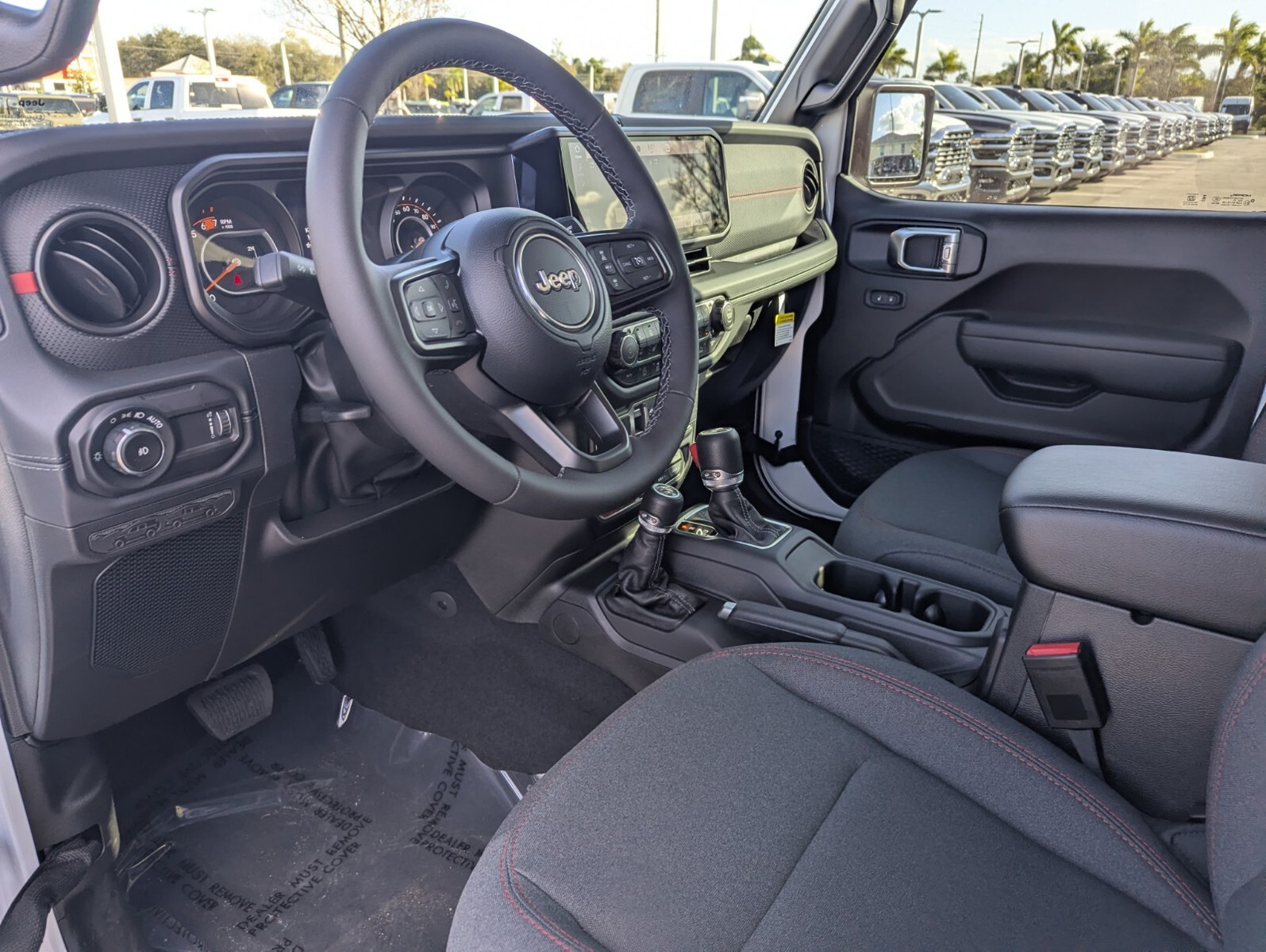 2026 Jeep Wrangler - Photo 13