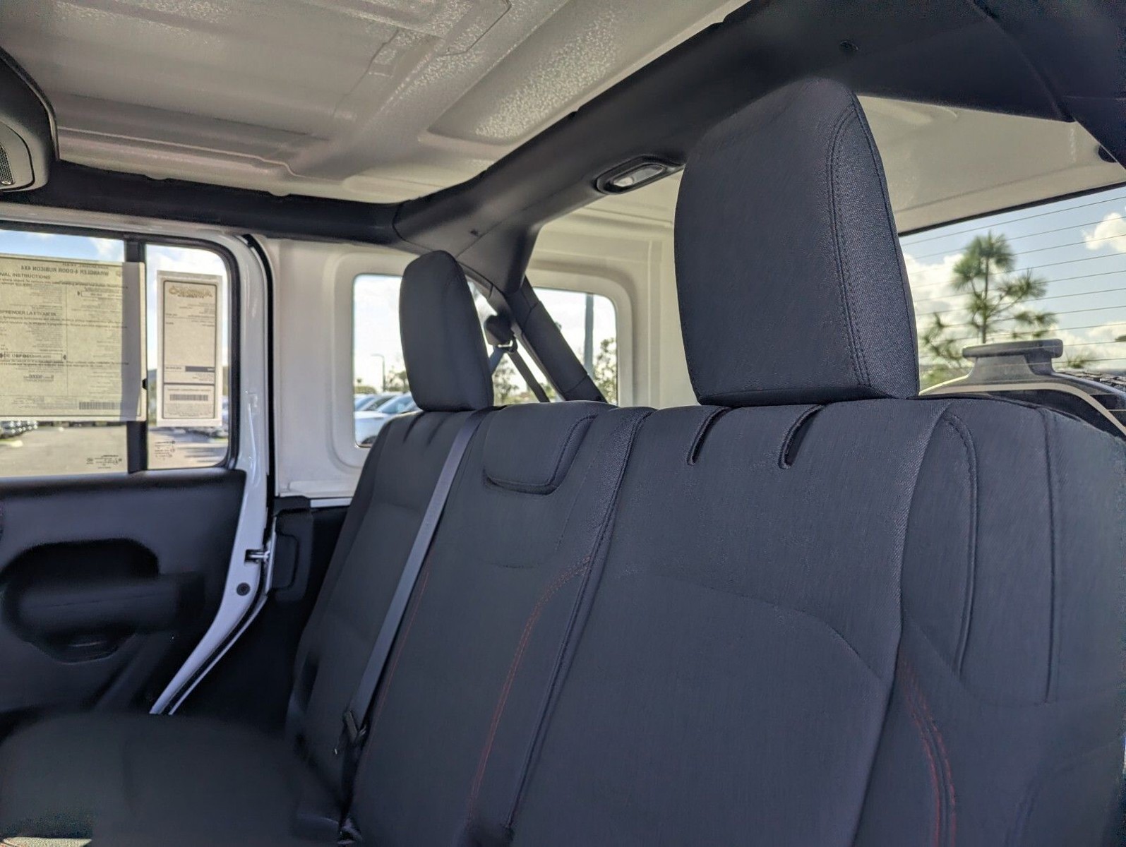 2026 Jeep Wrangler - Photo 7