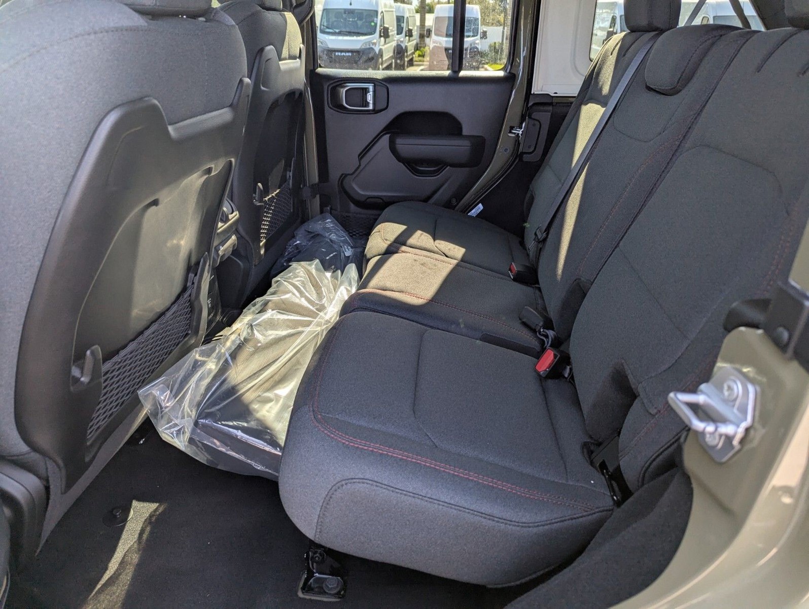 2026 Jeep Wrangler - Photo 8