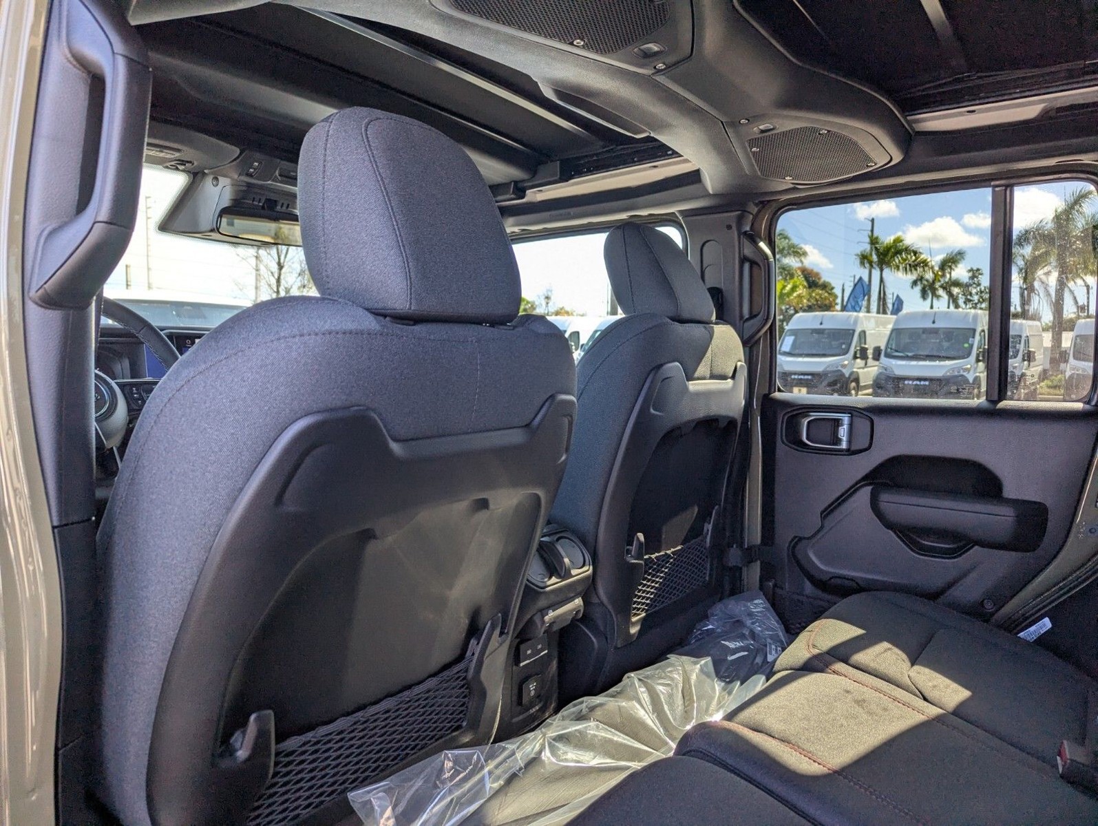 2026 Jeep Wrangler - Photo 9