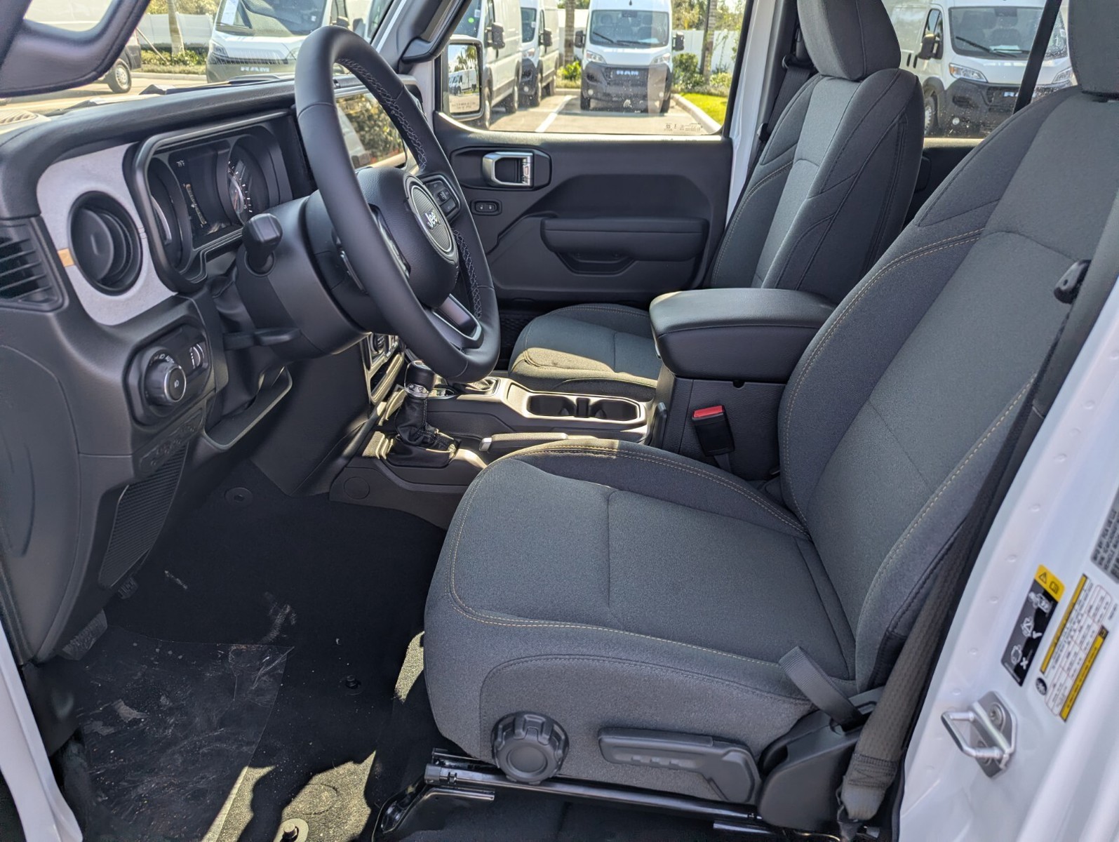 2026 Jeep Wrangler - Photo 12