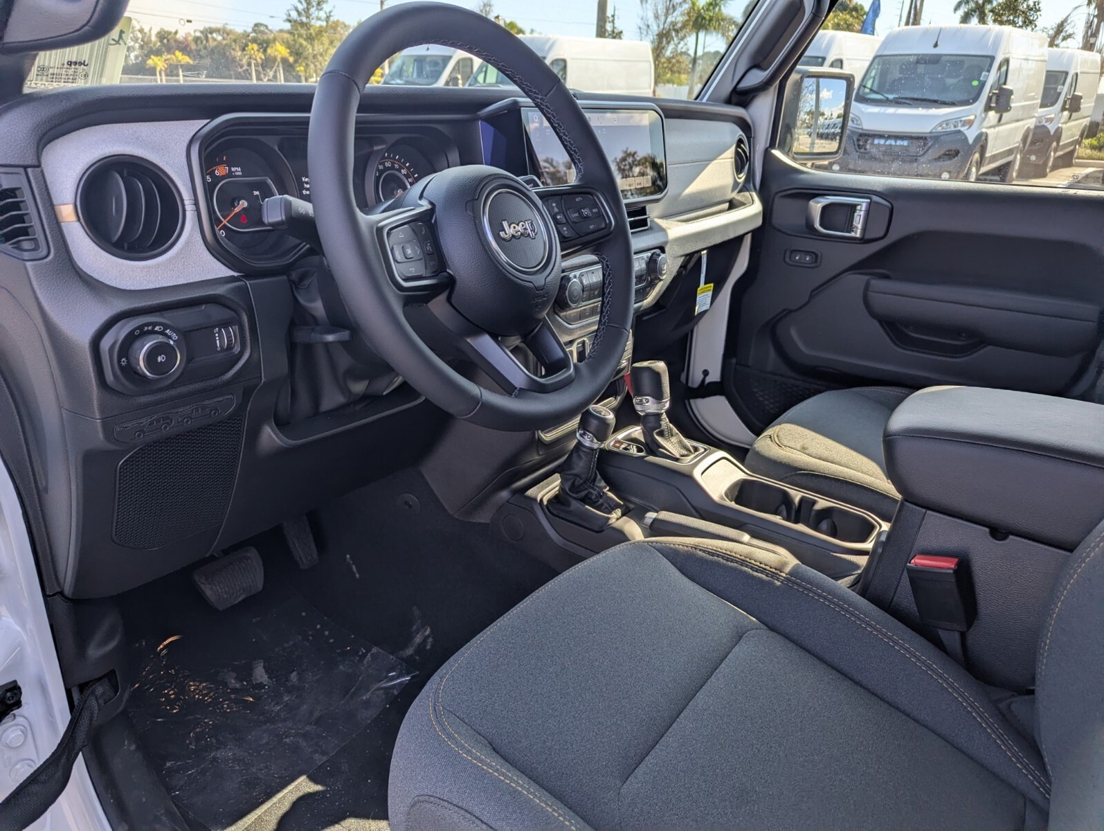 2026 Jeep Wrangler - Photo 13