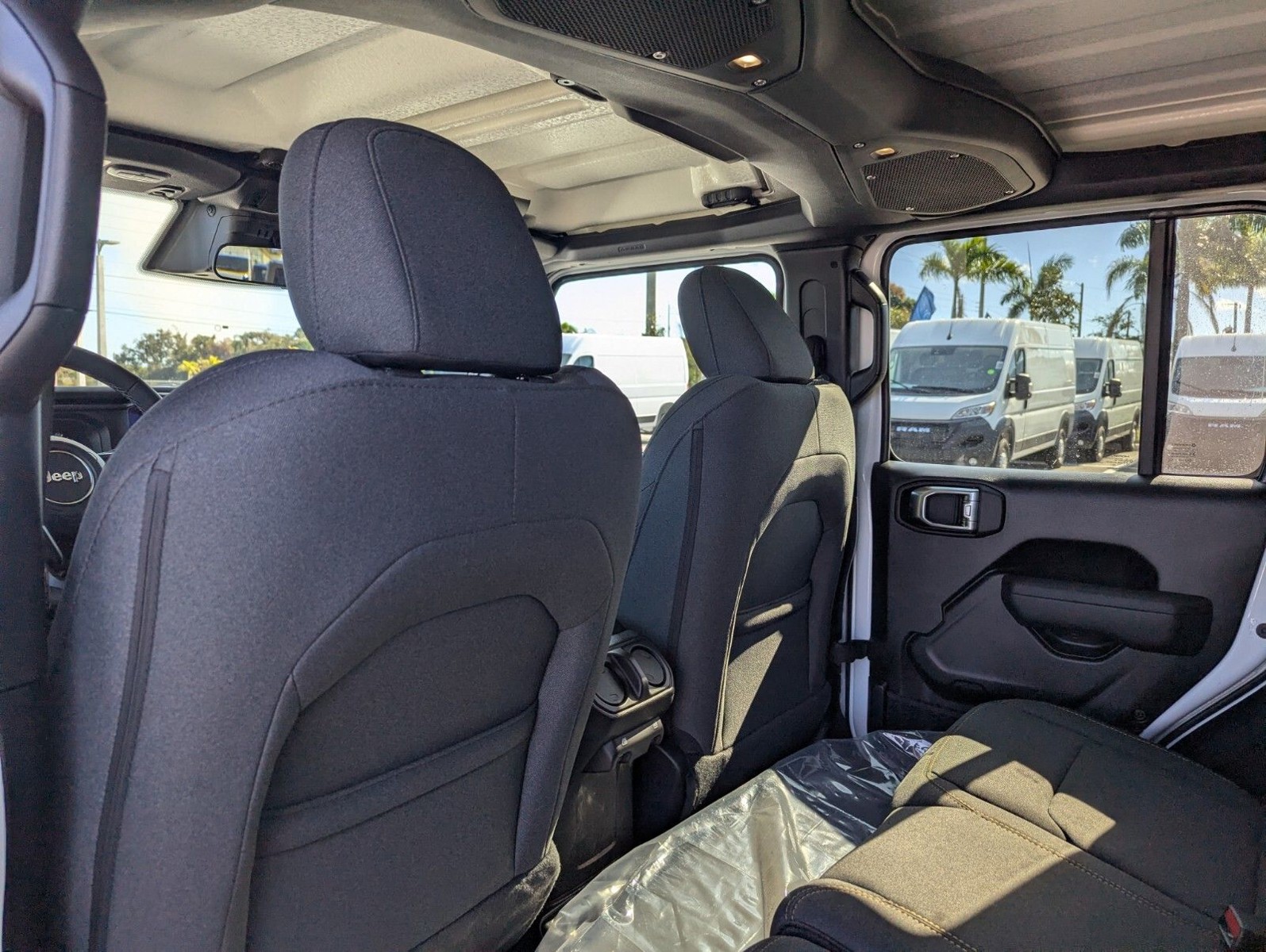 2026 Jeep Wrangler - Photo 9