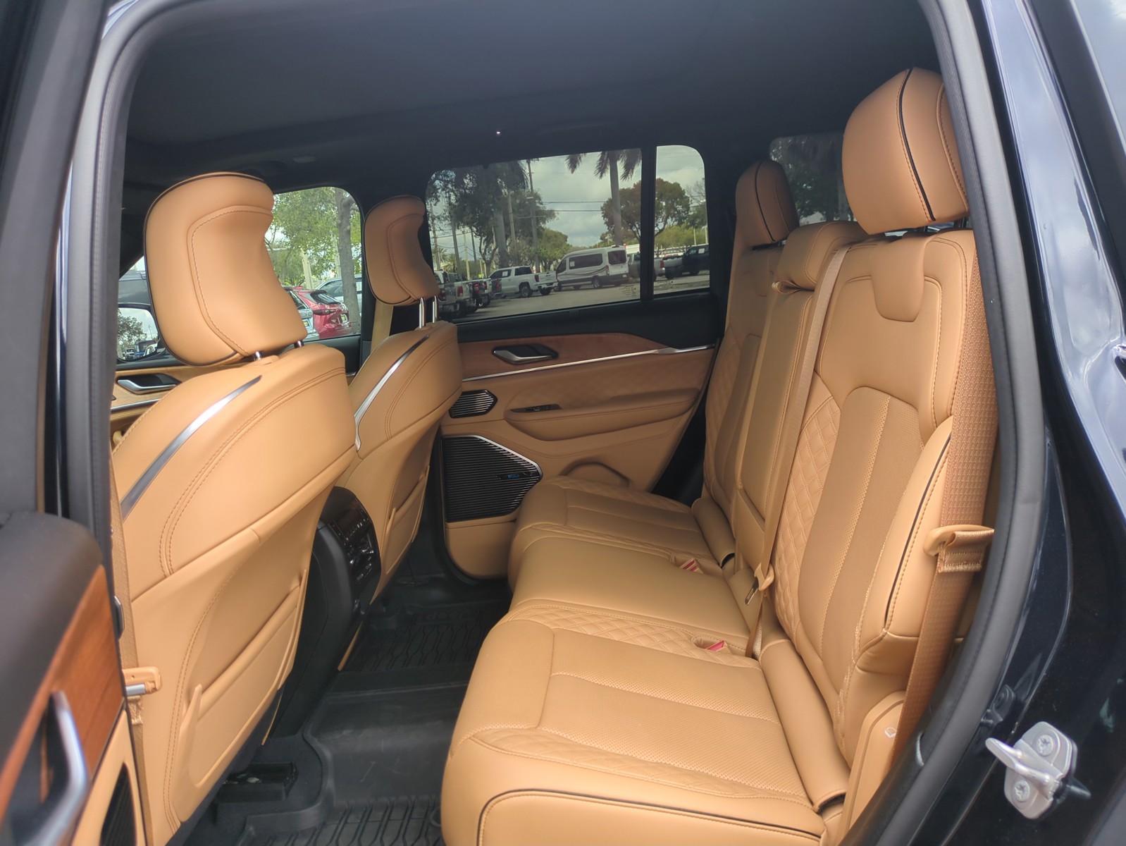 2023 Jeep Grand Cherokee - Photo 15