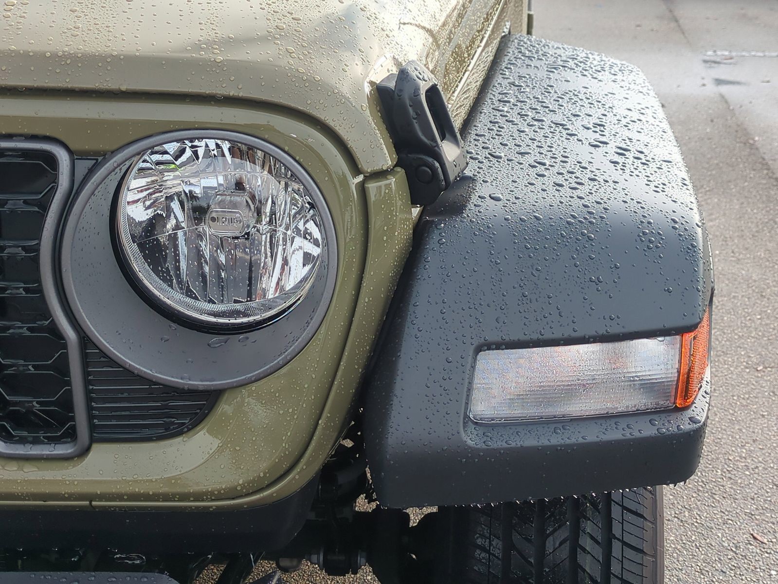 2026 Jeep Gladiator - Photo 11