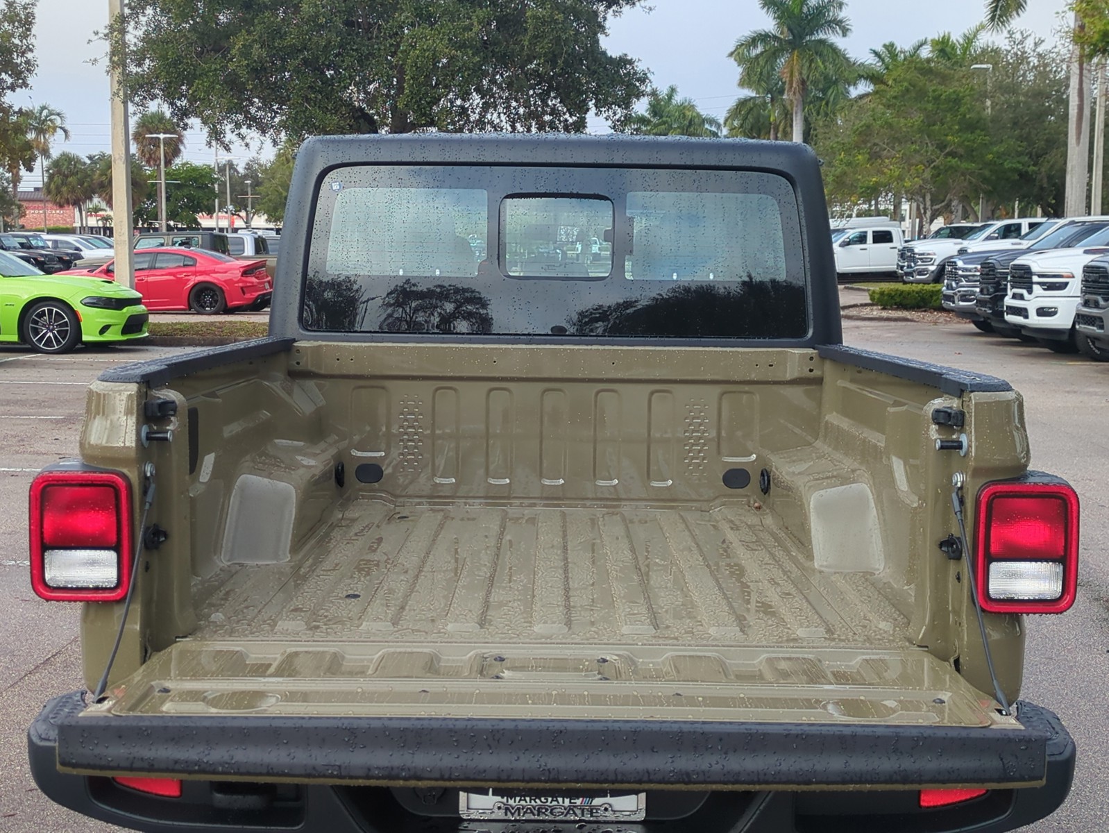 2026 Jeep Gladiator - Photo 10