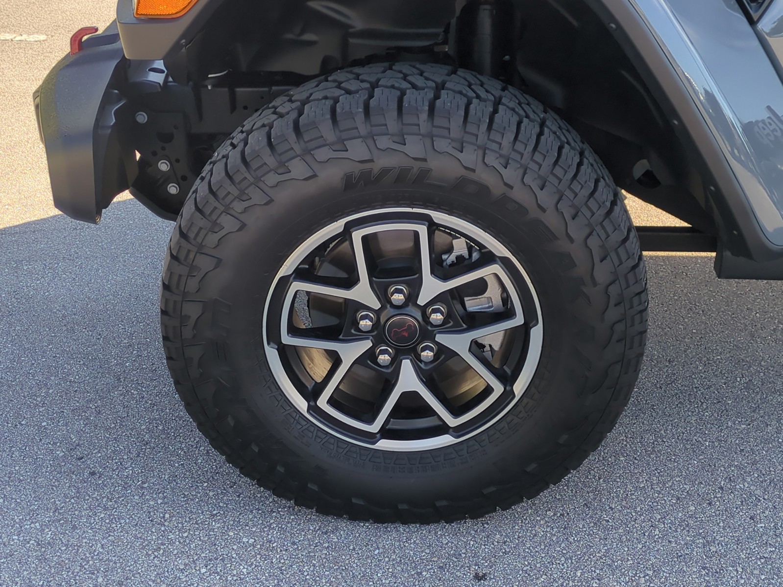 2025 Jeep Gladiator - Photo 12