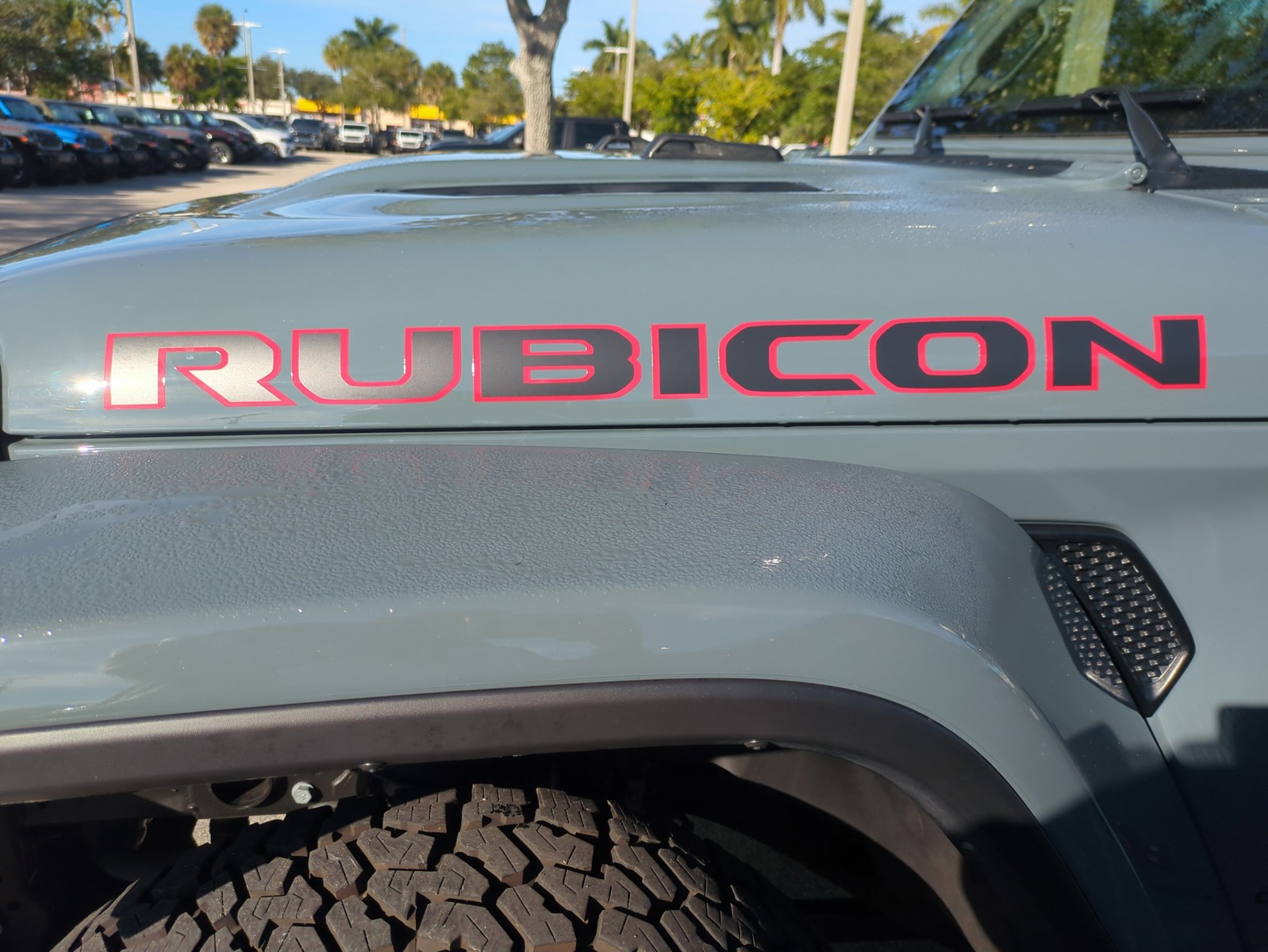 2025 Jeep Gladiator - Photo 15
