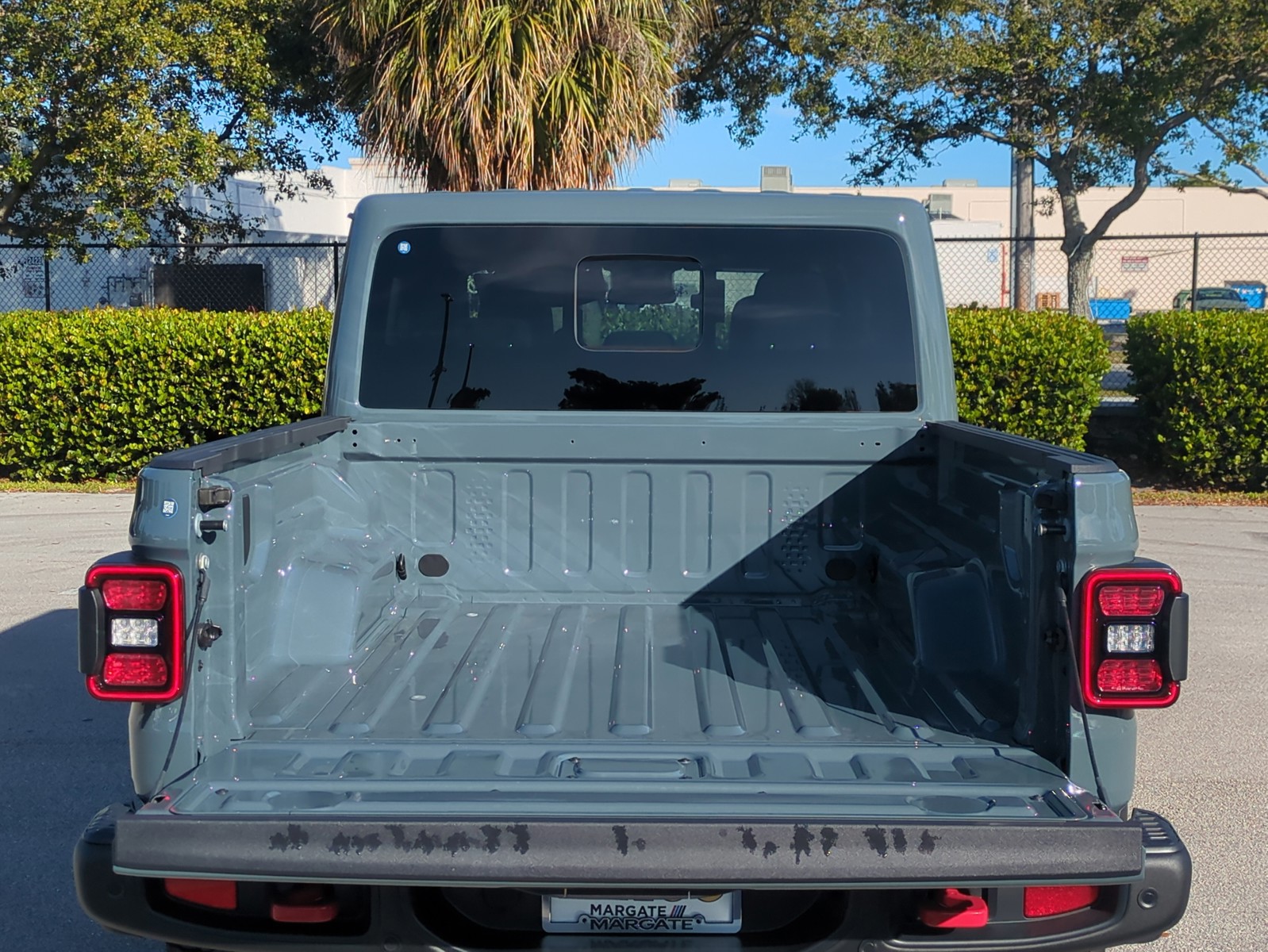 2025 Jeep Gladiator - Photo 8