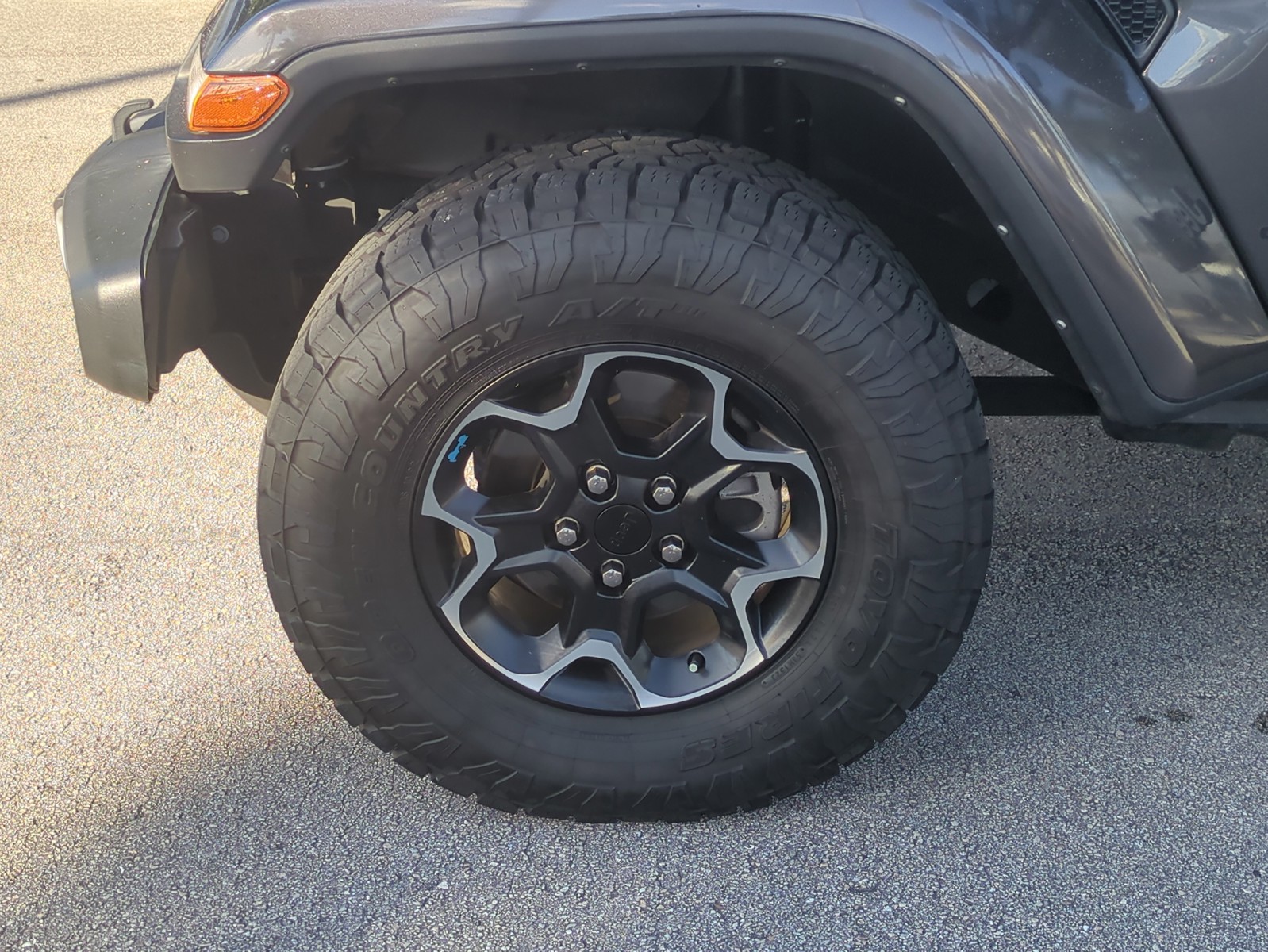 2023 Jeep Gladiator - Photo 11