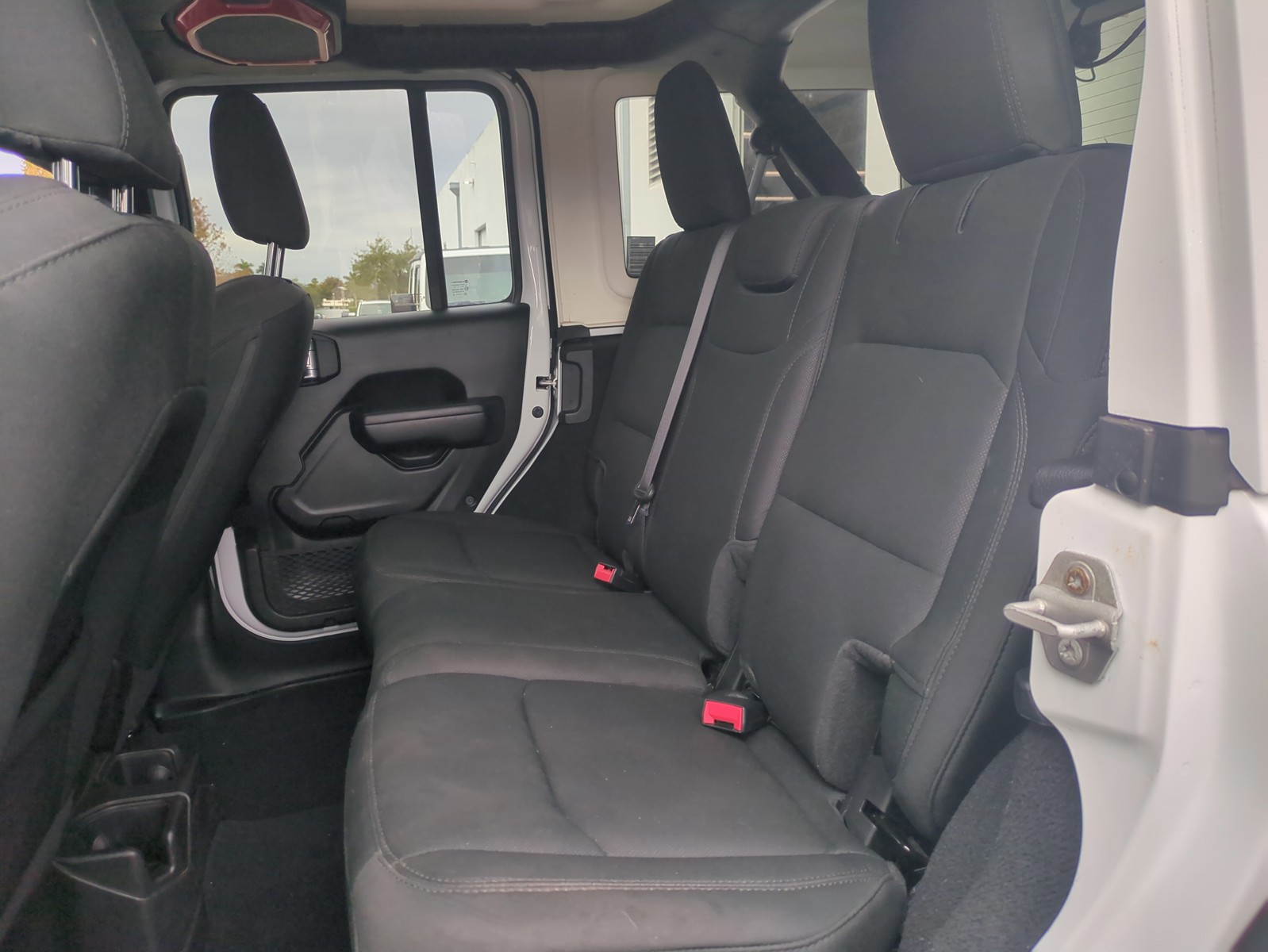 2022 Jeep Wrangler - Photo 14