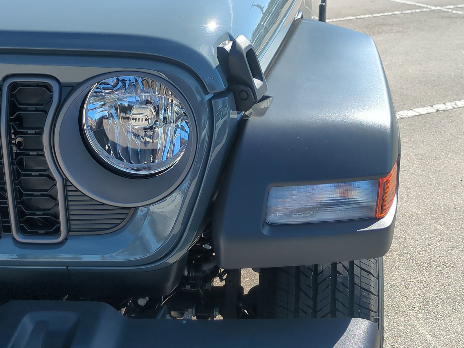 2026 Jeep Gladiator - Photo 10