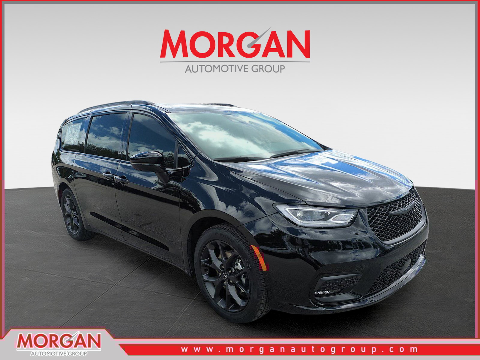 2026 Chrysler Pacifica Select's photo