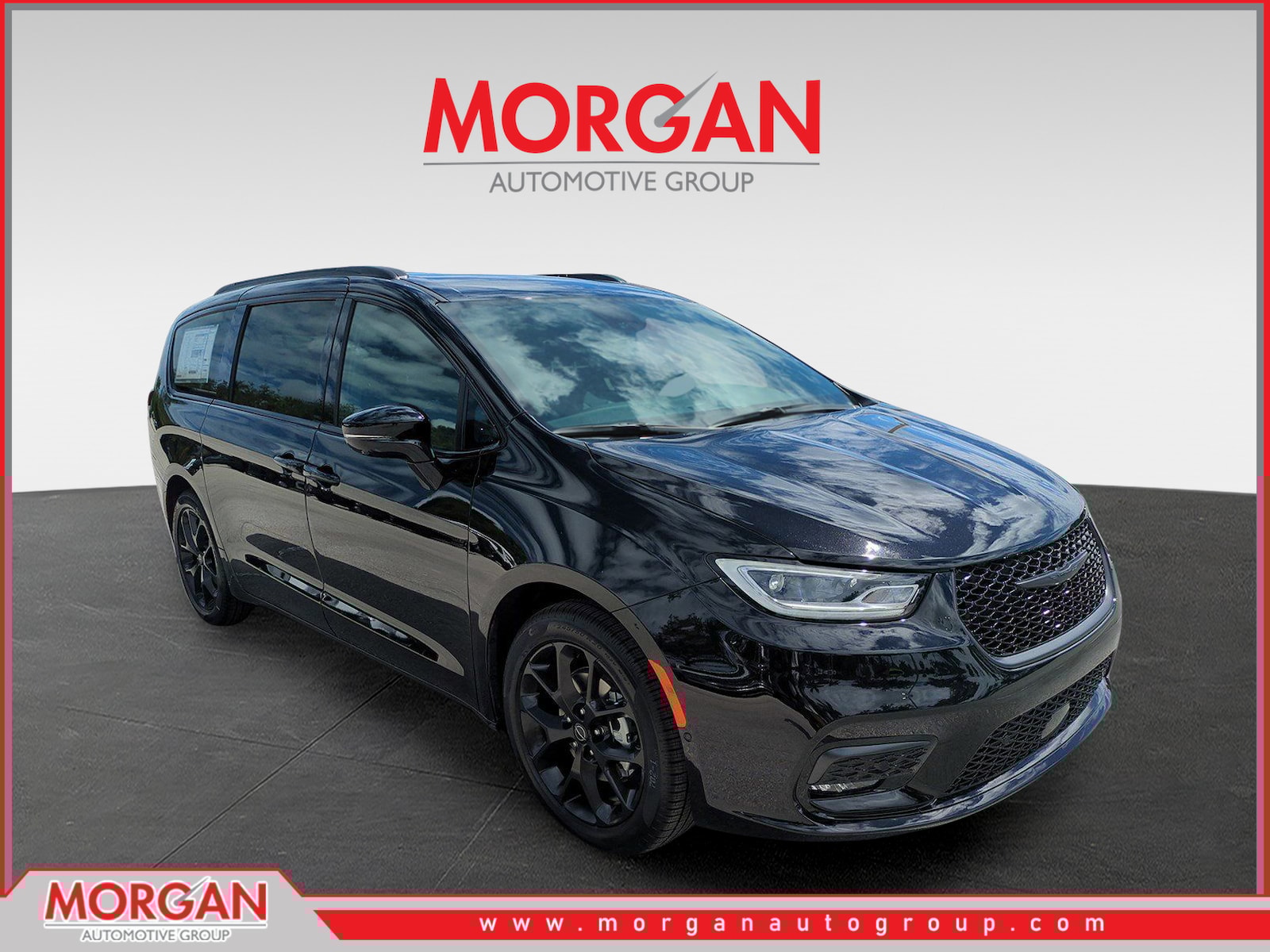 2026 Chrysler Pacifica Select's photo