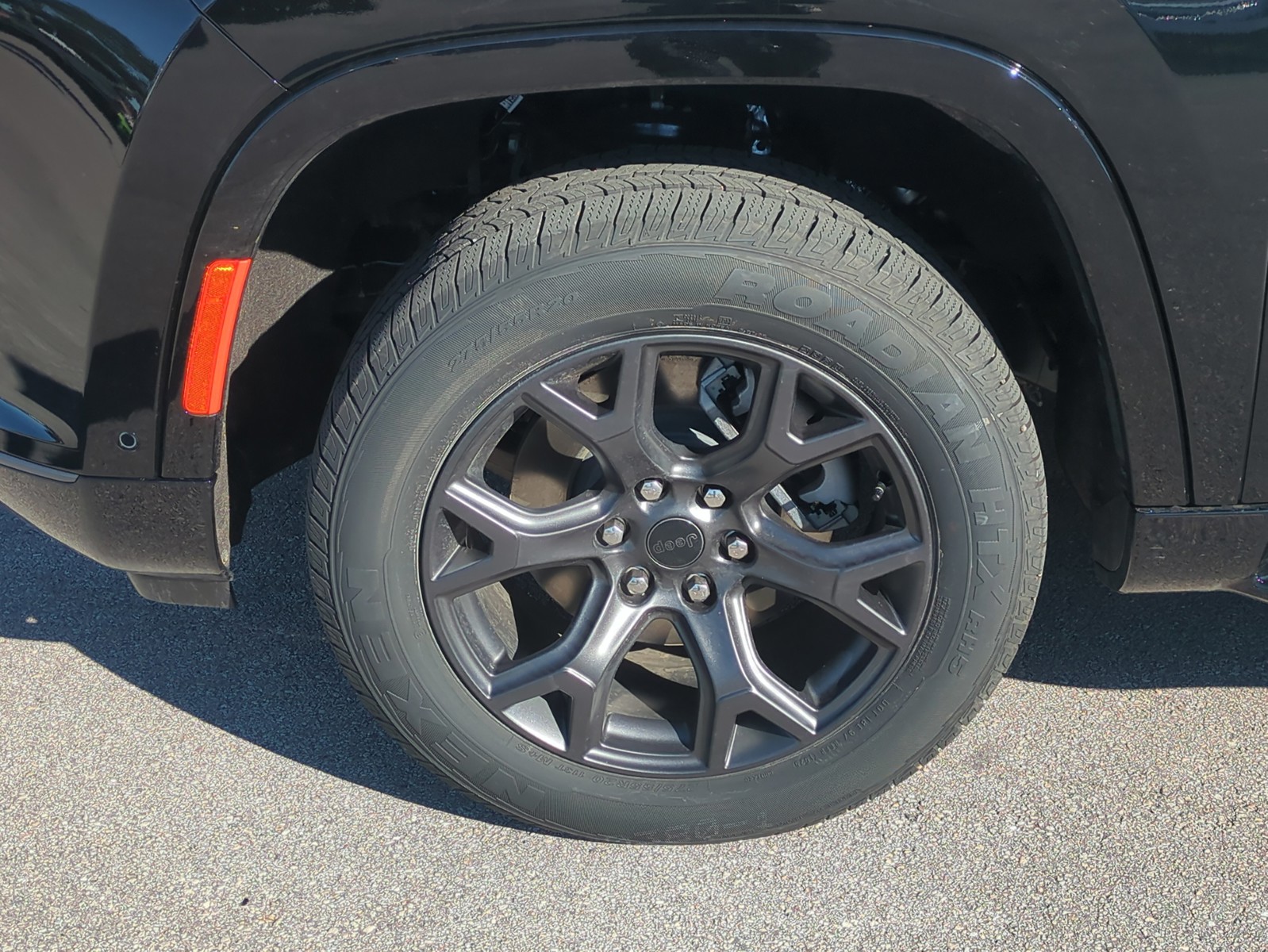 2026 Jeep Grand Wagoneer - Photo 11