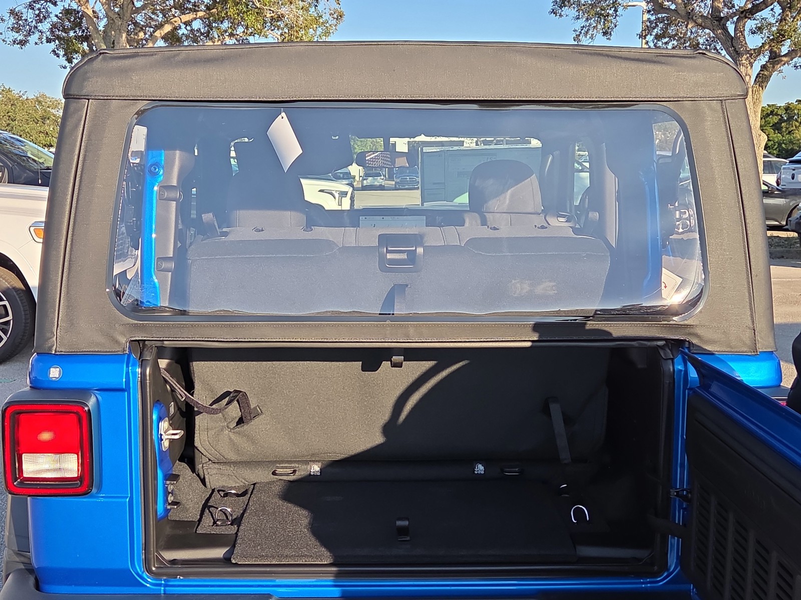 2026 Jeep Wrangler - Photo 15