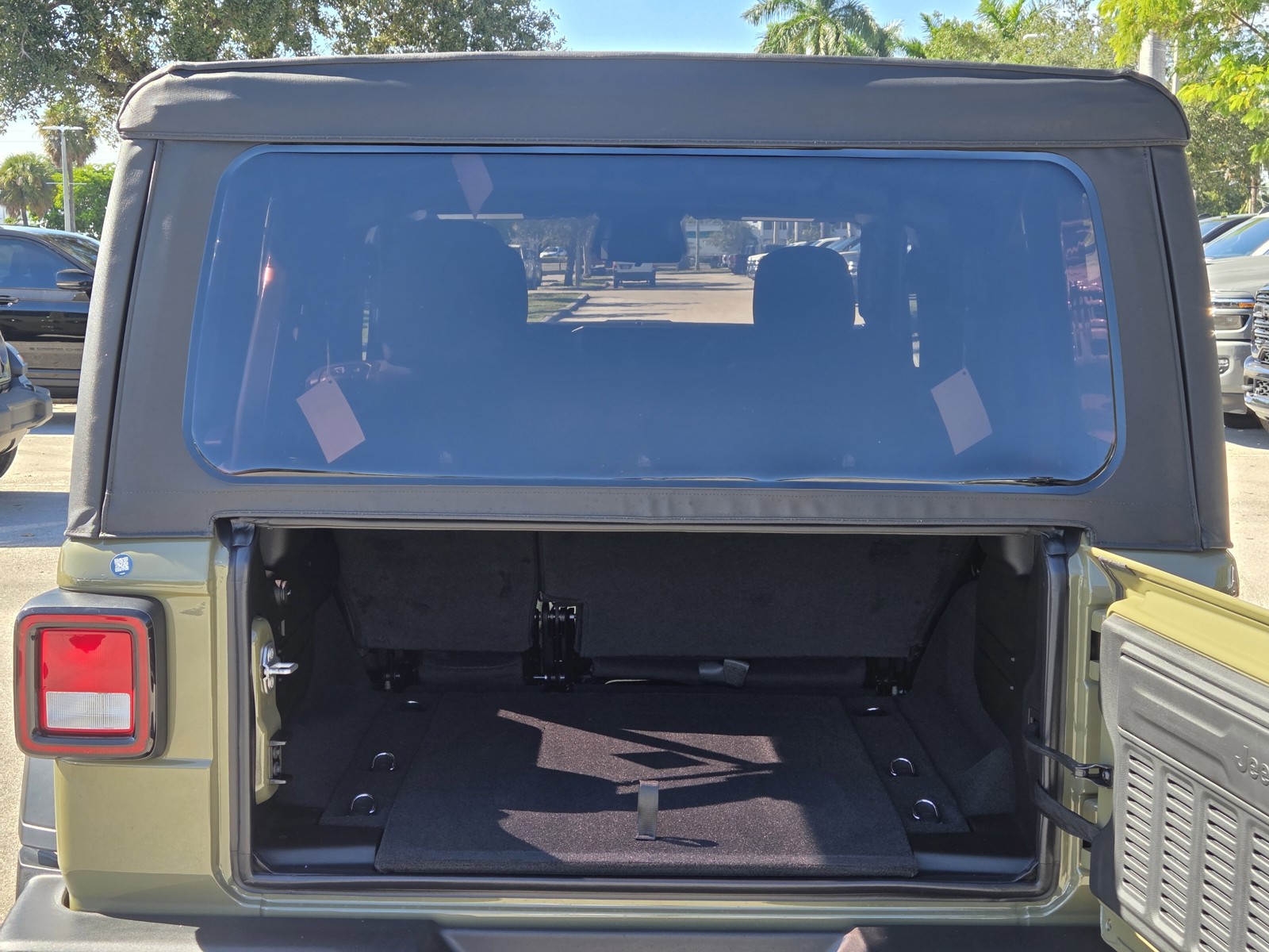 2026 Jeep Wrangler - Photo 13