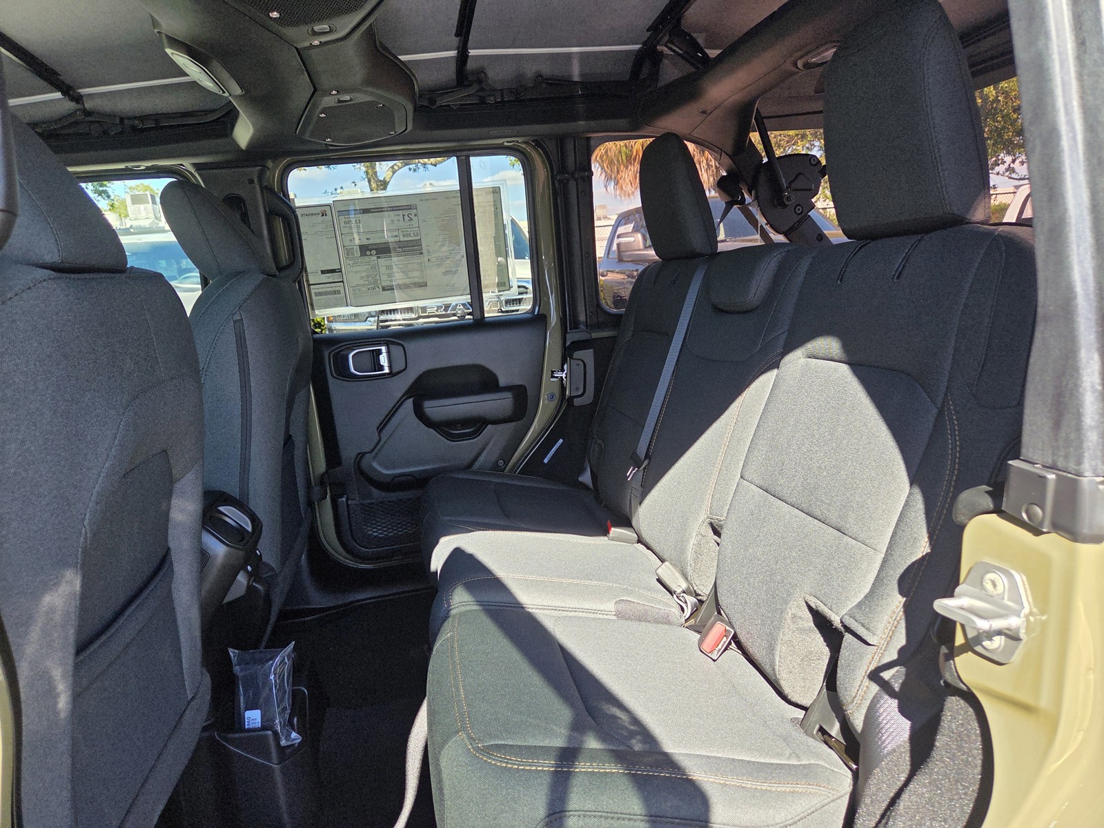 2026 Jeep Wrangler - Photo 14
