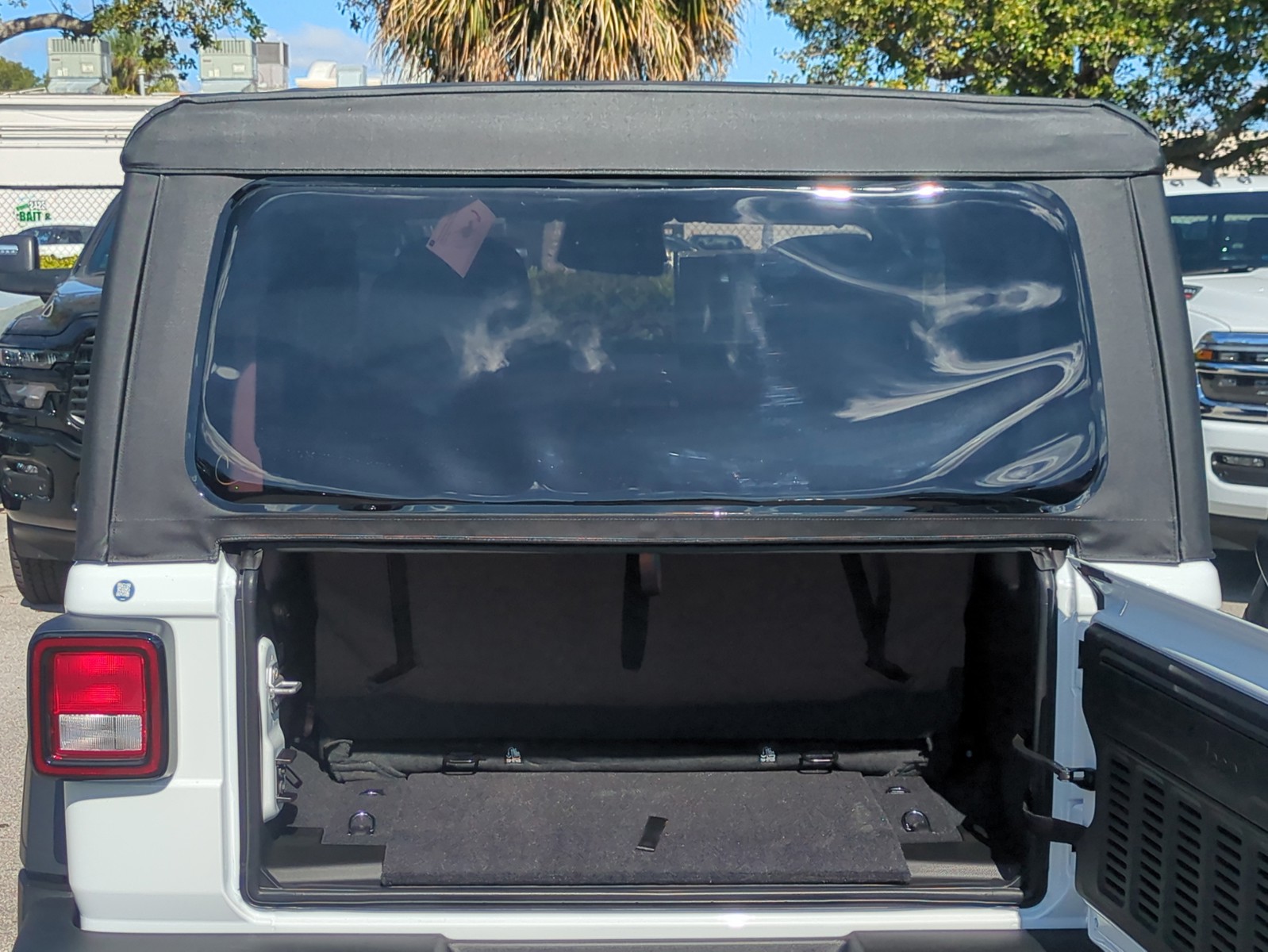 2026 Jeep Wrangler - Photo 10