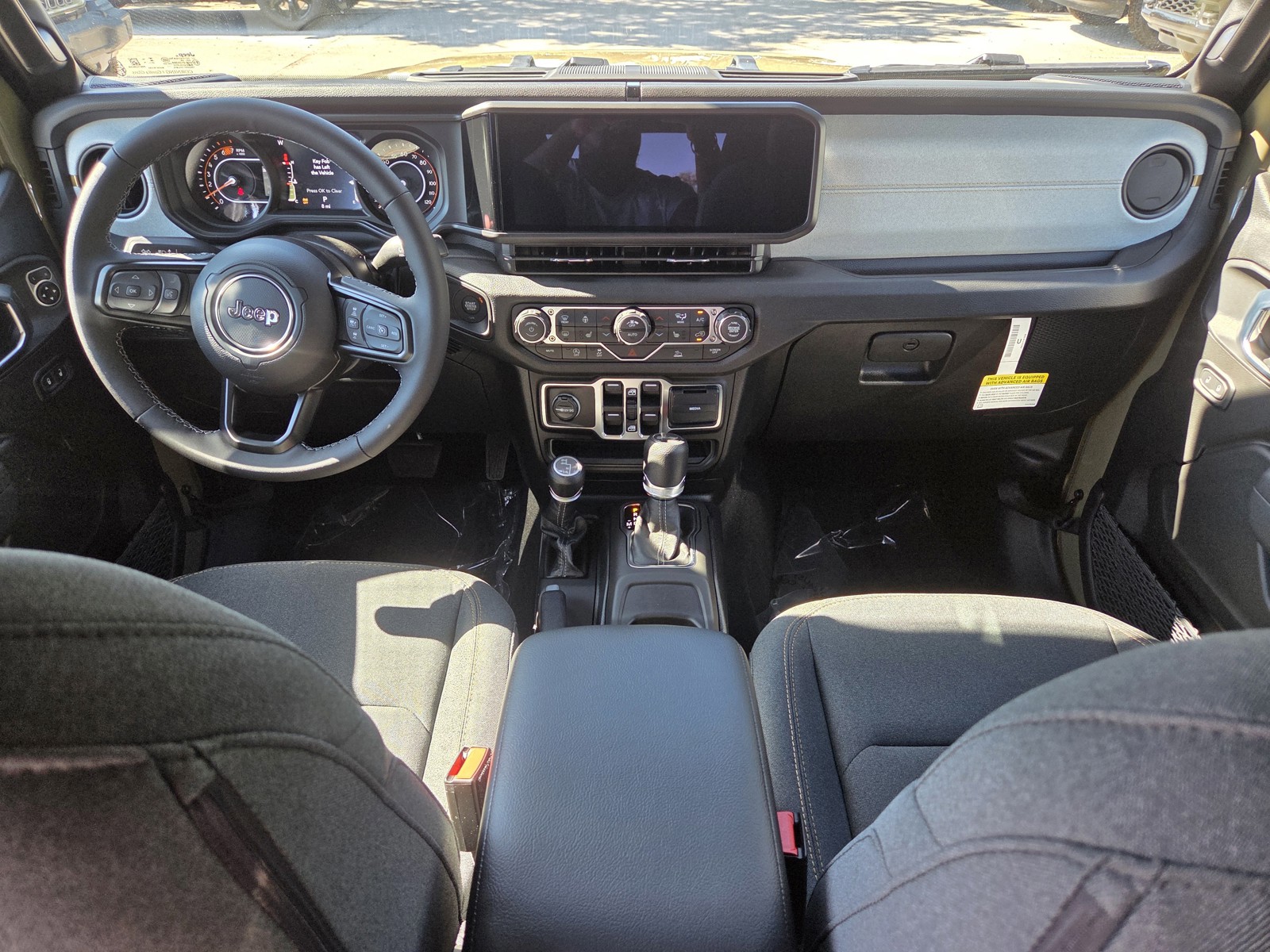 2026 Jeep Wrangler - Photo 15