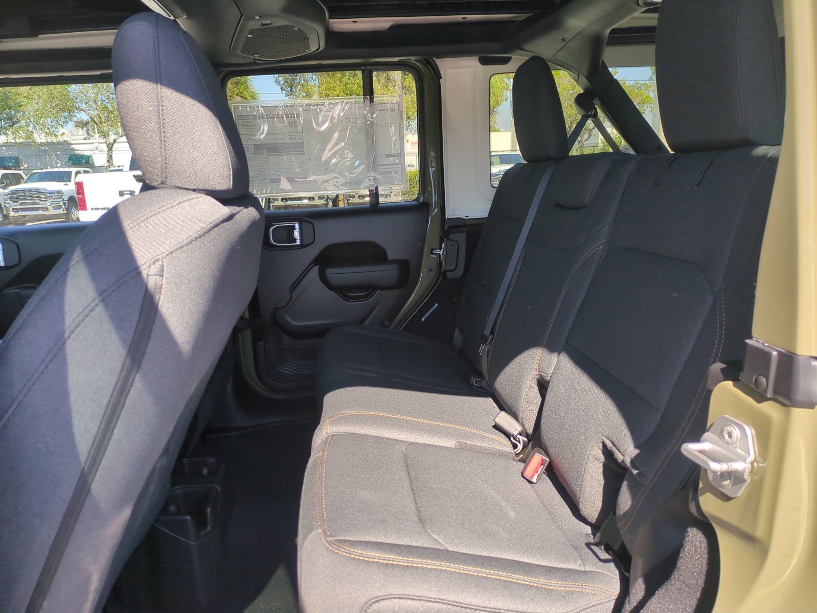 2026 Jeep Wrangler - Photo 15