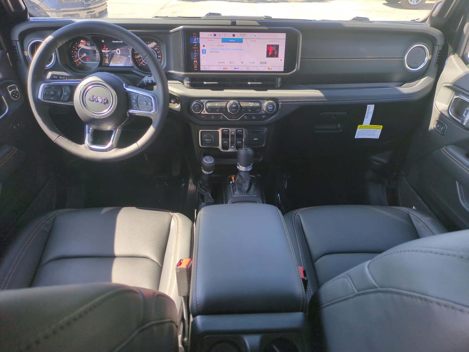 2026 Jeep Wrangler - Photo 15