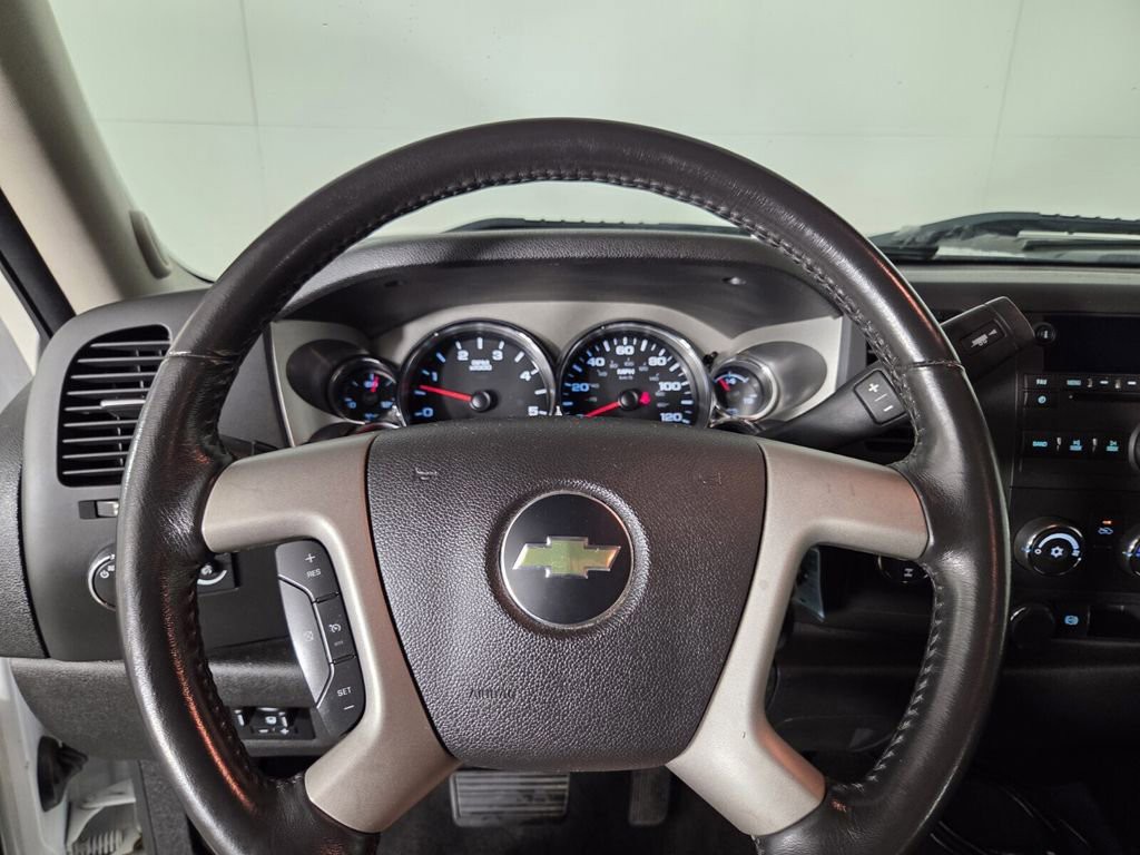 2013 Chevrolet Silverado 3500HD - Photo 11