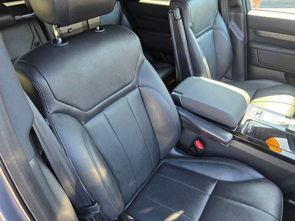 2020 Land Rover Discovery - Photo 10
