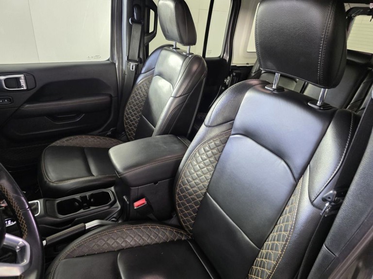 2021 Jeep Wrangler - Photo 10