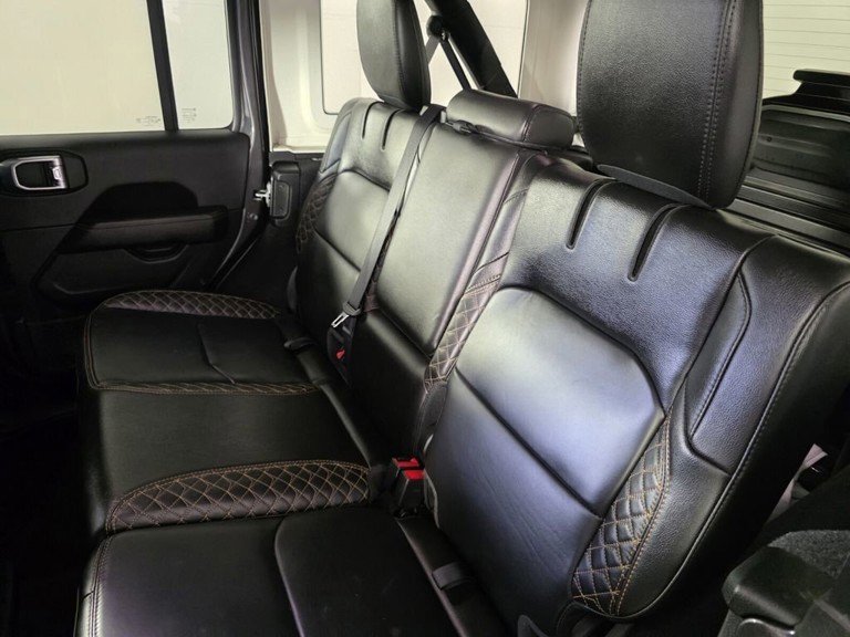 2021 Jeep Wrangler - Photo 15