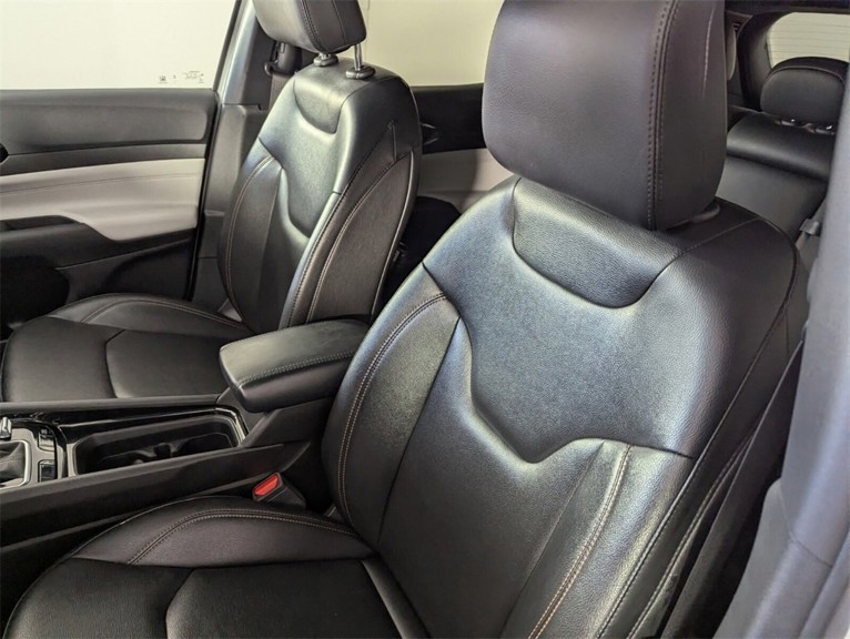 2024 Jeep Compass - Photo 12