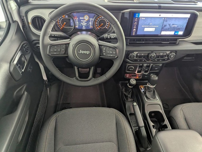 2026 Jeep Wrangler - Photo 13