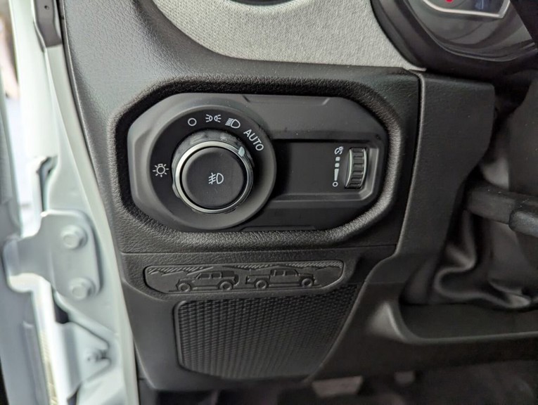 2026 Jeep Wrangler - Photo 28