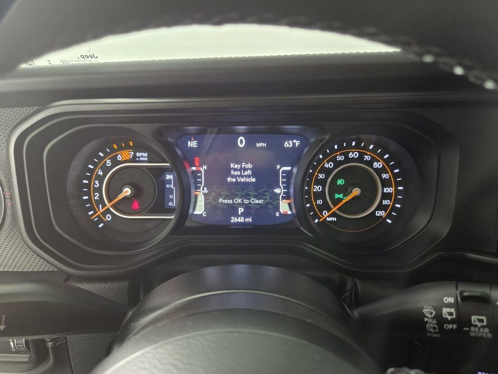 2025 Jeep Wrangler - Photo 11