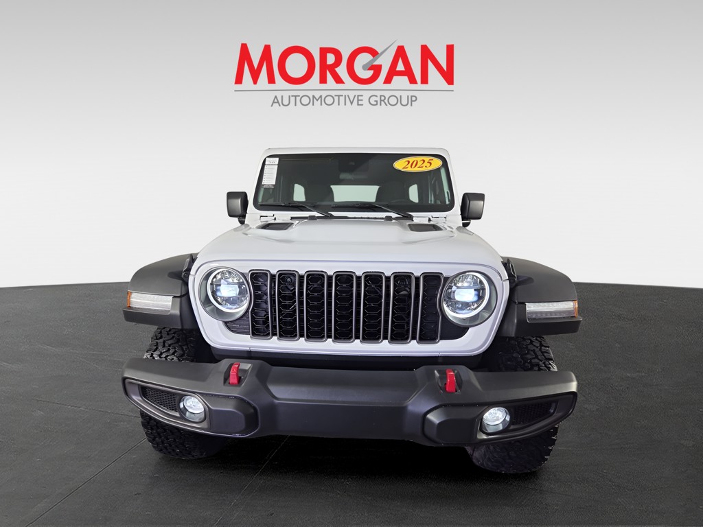 2025 Jeep Wrangler - Photo 3