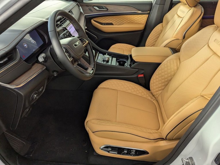 2025 Jeep Grand Cherokee L - Photo 10