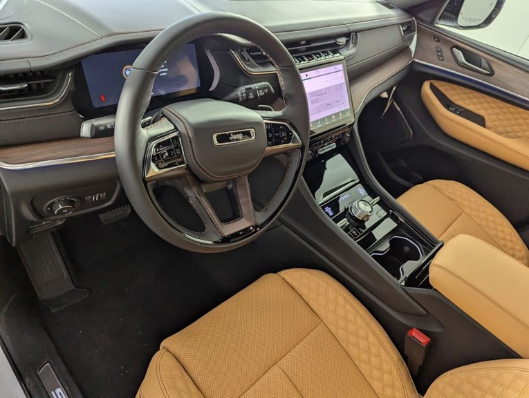 2025 Jeep Grand Cherokee L - Photo 11