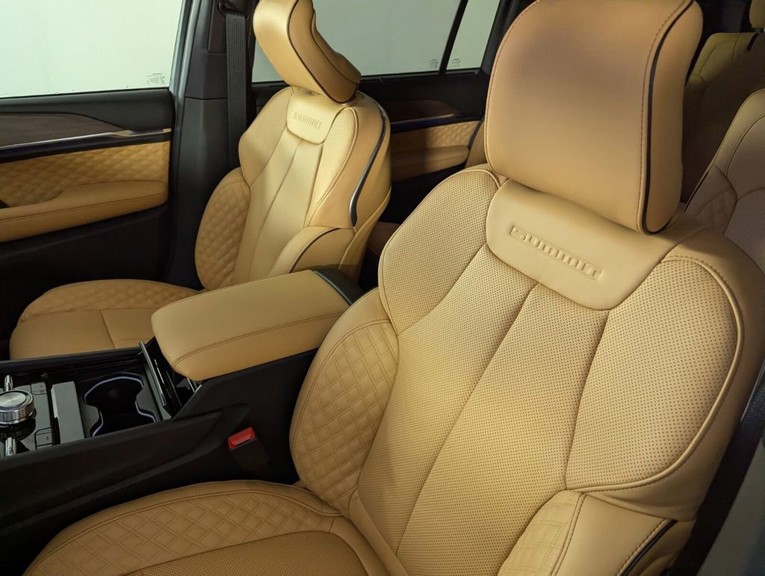 2025 Jeep Grand Cherokee L - Photo 12