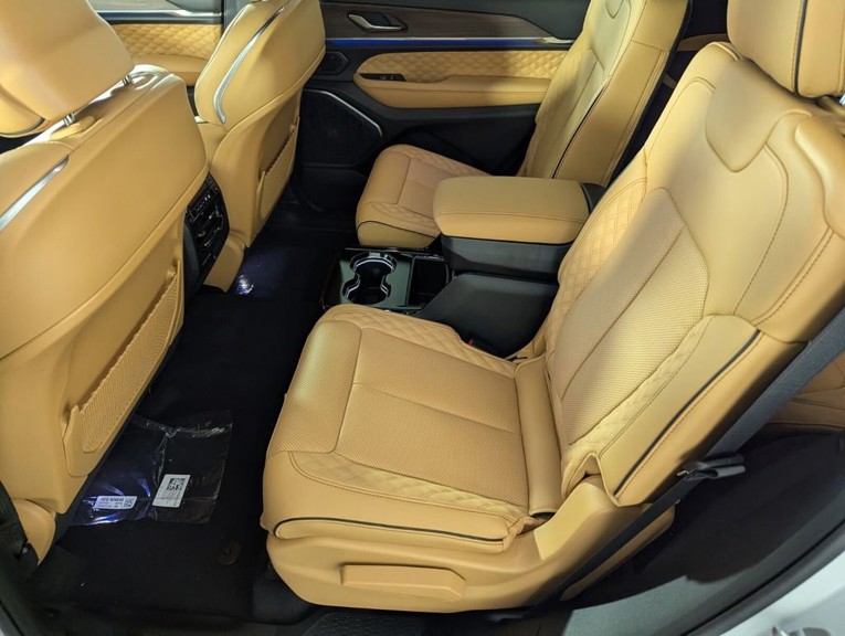 2025 Jeep Grand Cherokee L - Photo 15