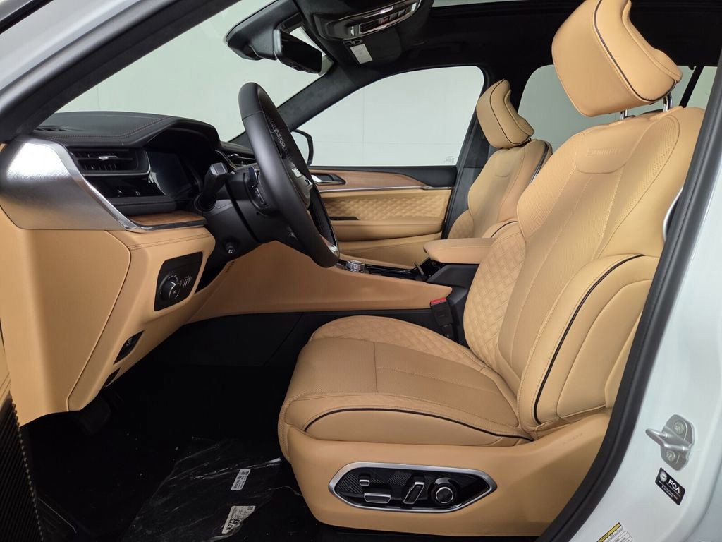 2025 Jeep Grand Cherokee L - Photo 10